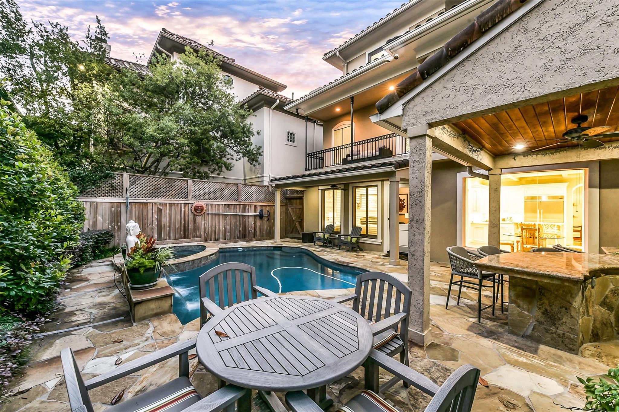 52 Briar Hollow Lane
