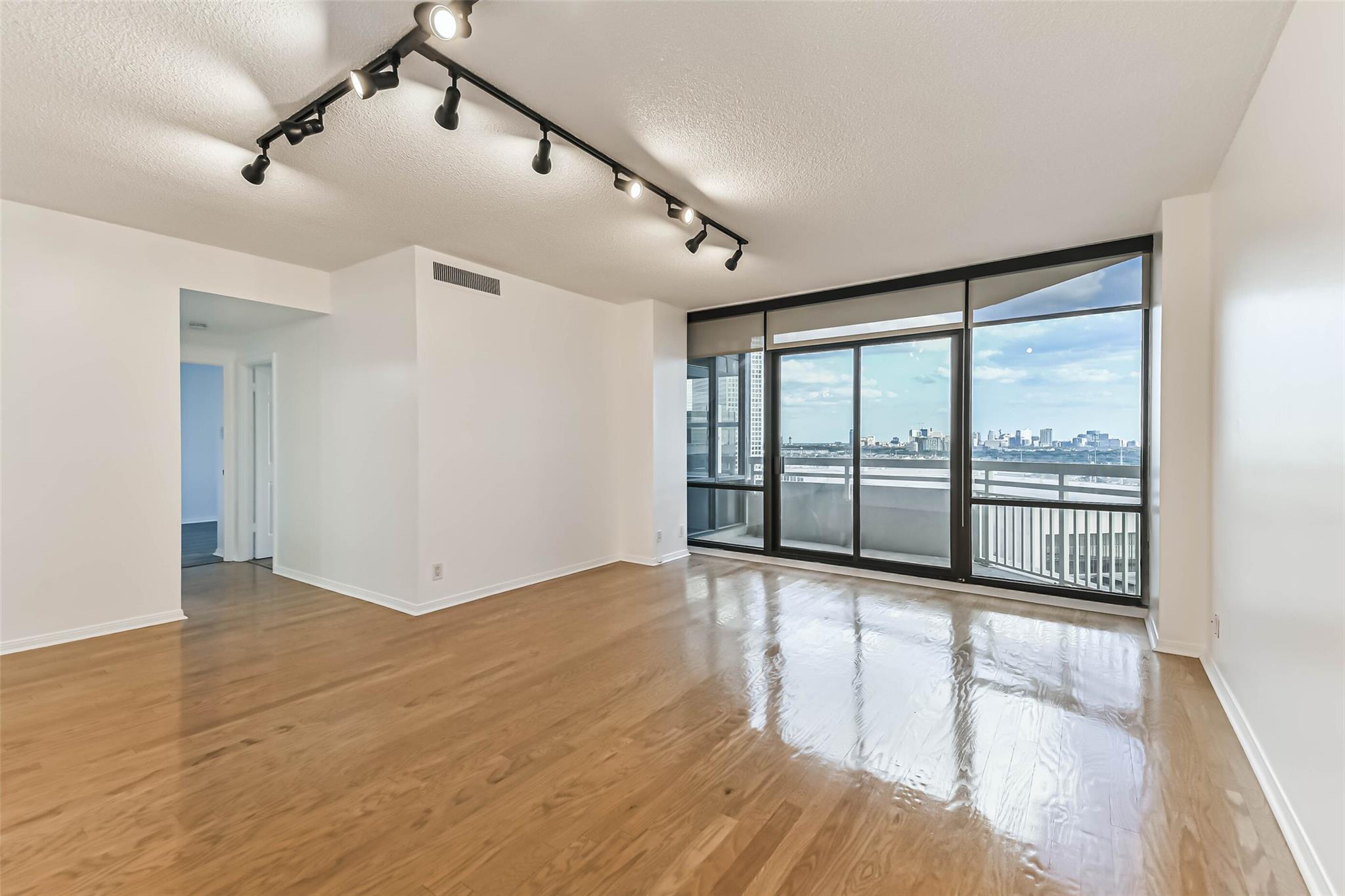 14 Greenway Plaza # 15N