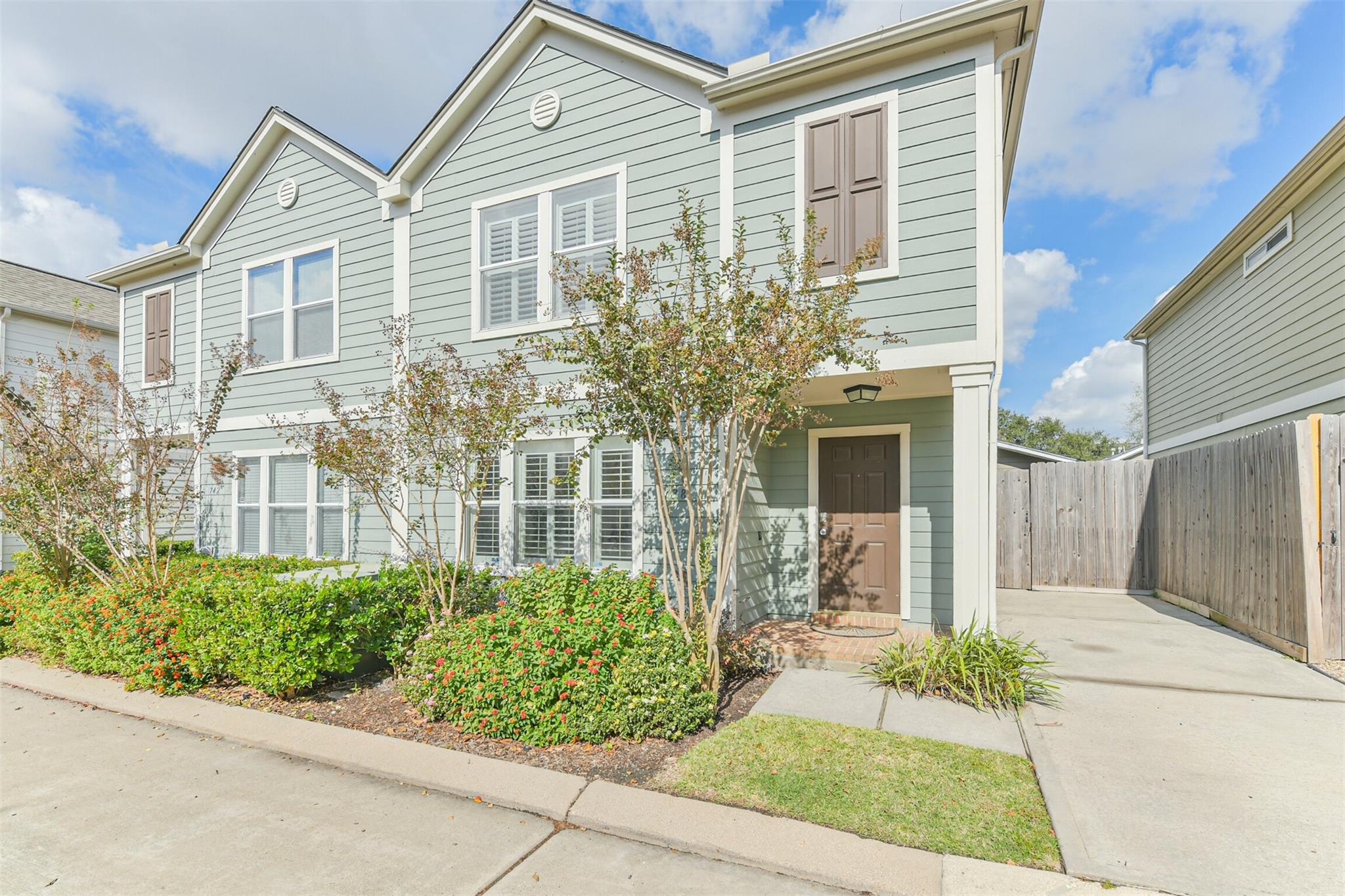738 Redwing Place Drive
