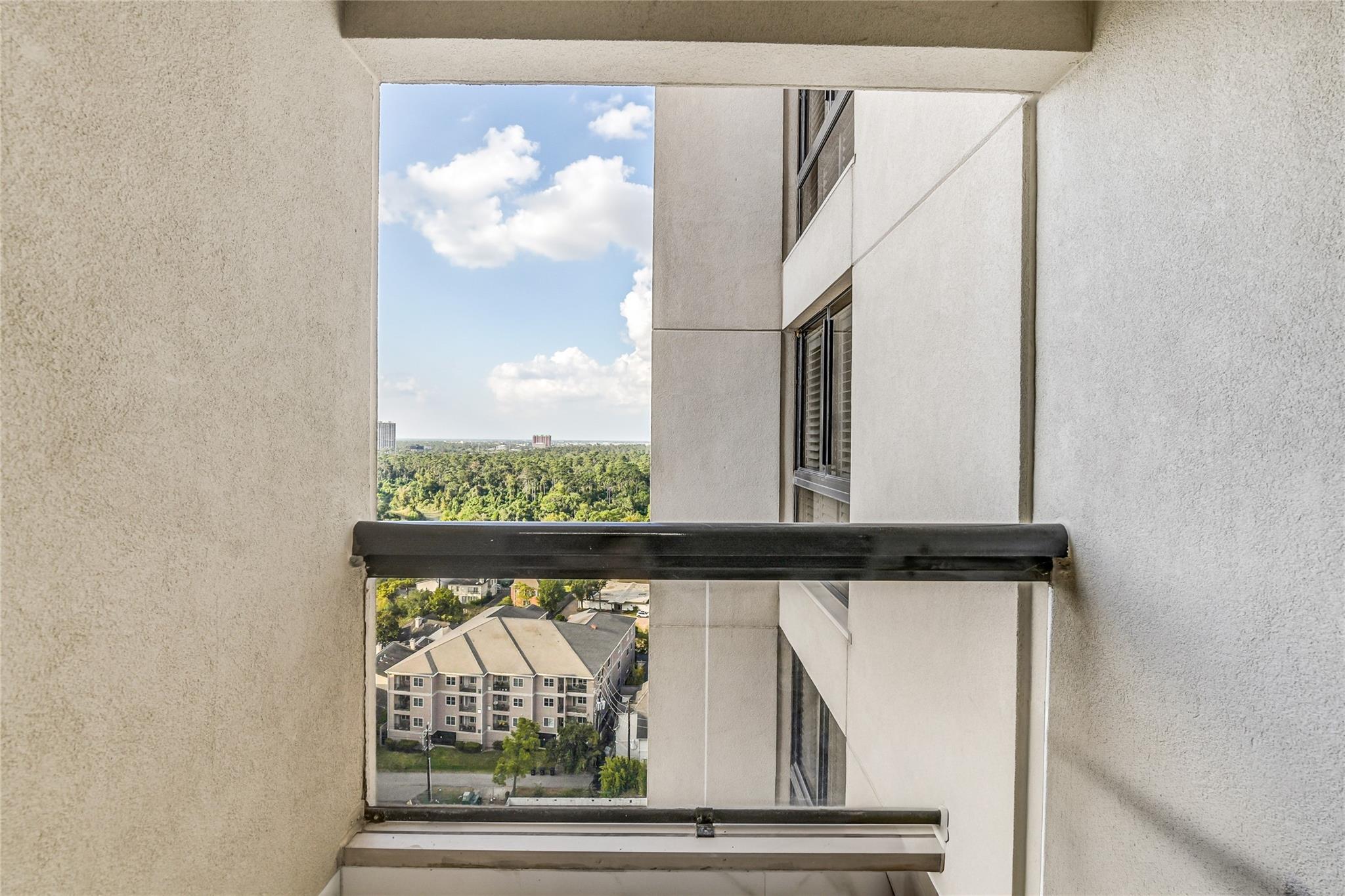 49 Briar Hollow Lane # 1904