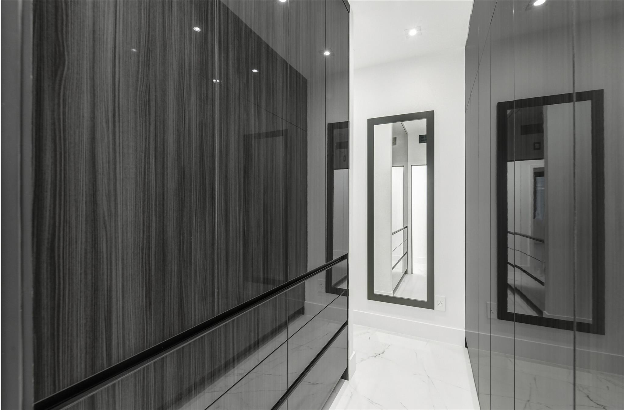 49 Briar Hollow Lane # 1904