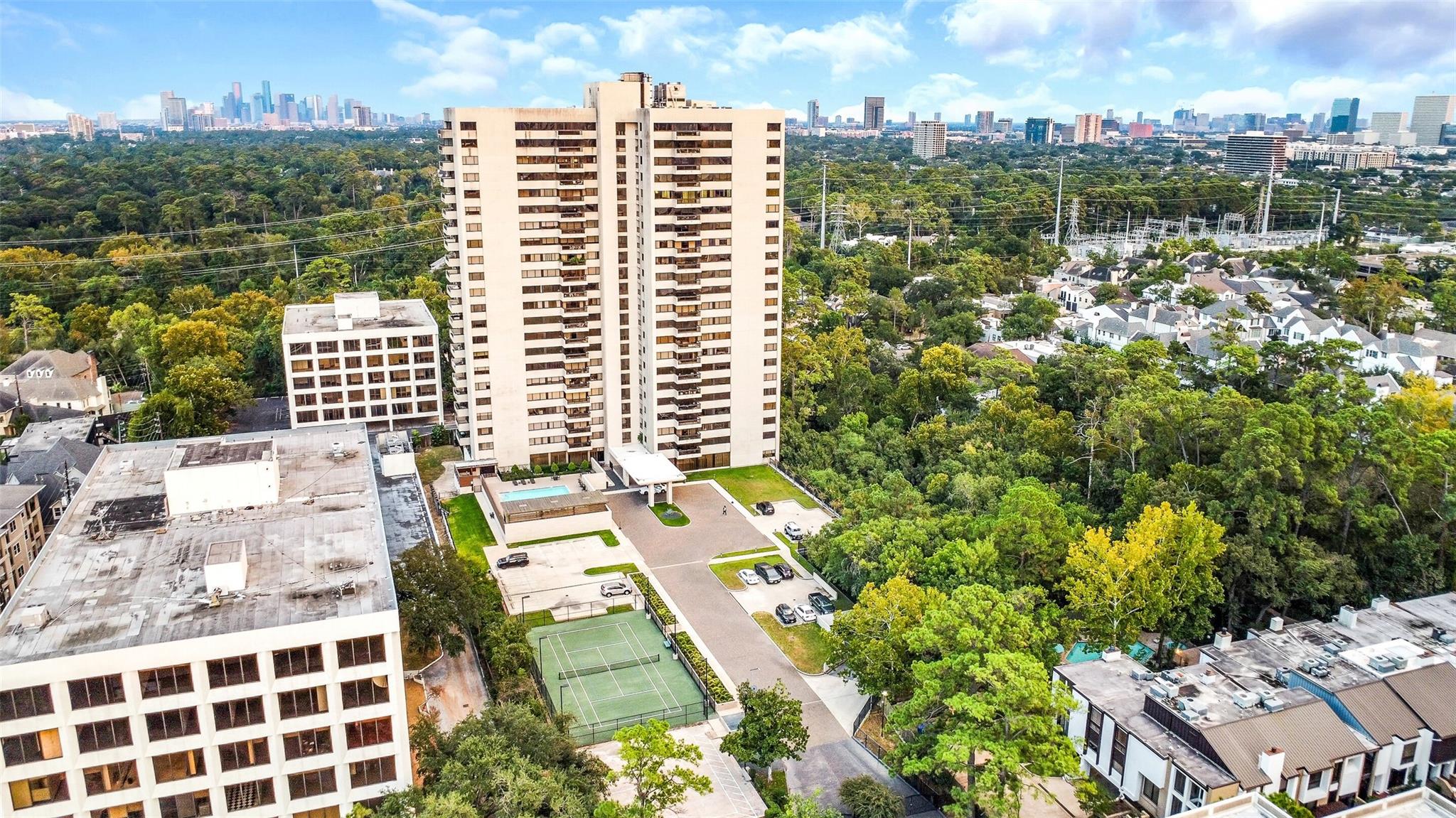 49 Briar Hollow Lane # 1904