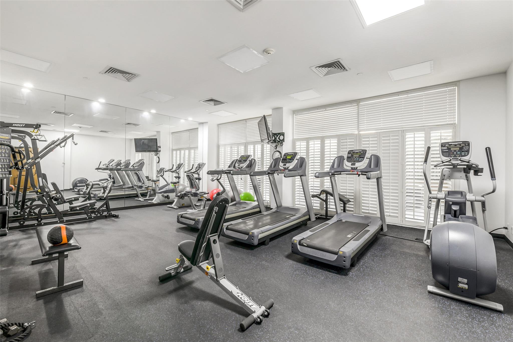 49 Briar Hollow Lane # 1904