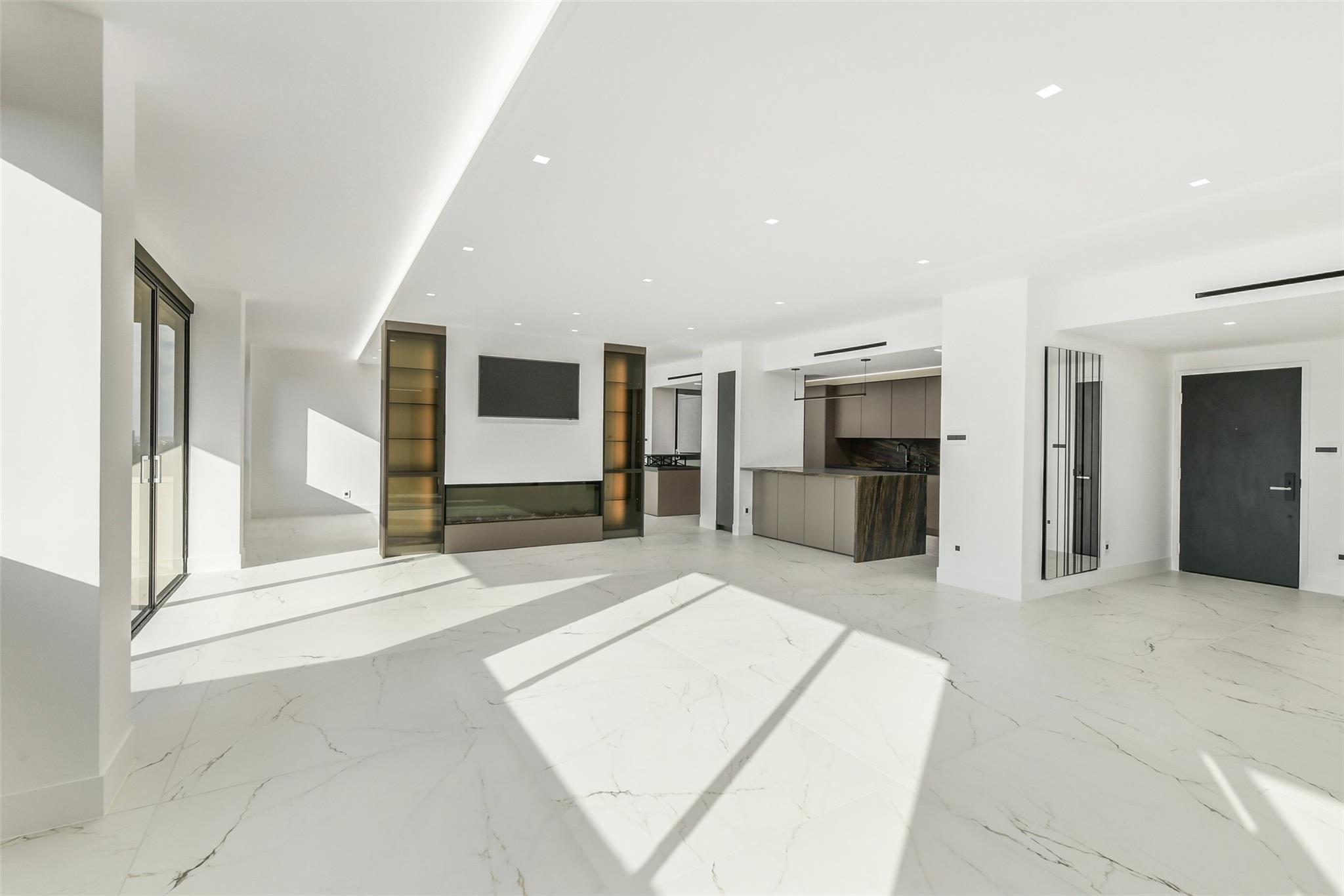 49 Briar Hollow Lane # 1904