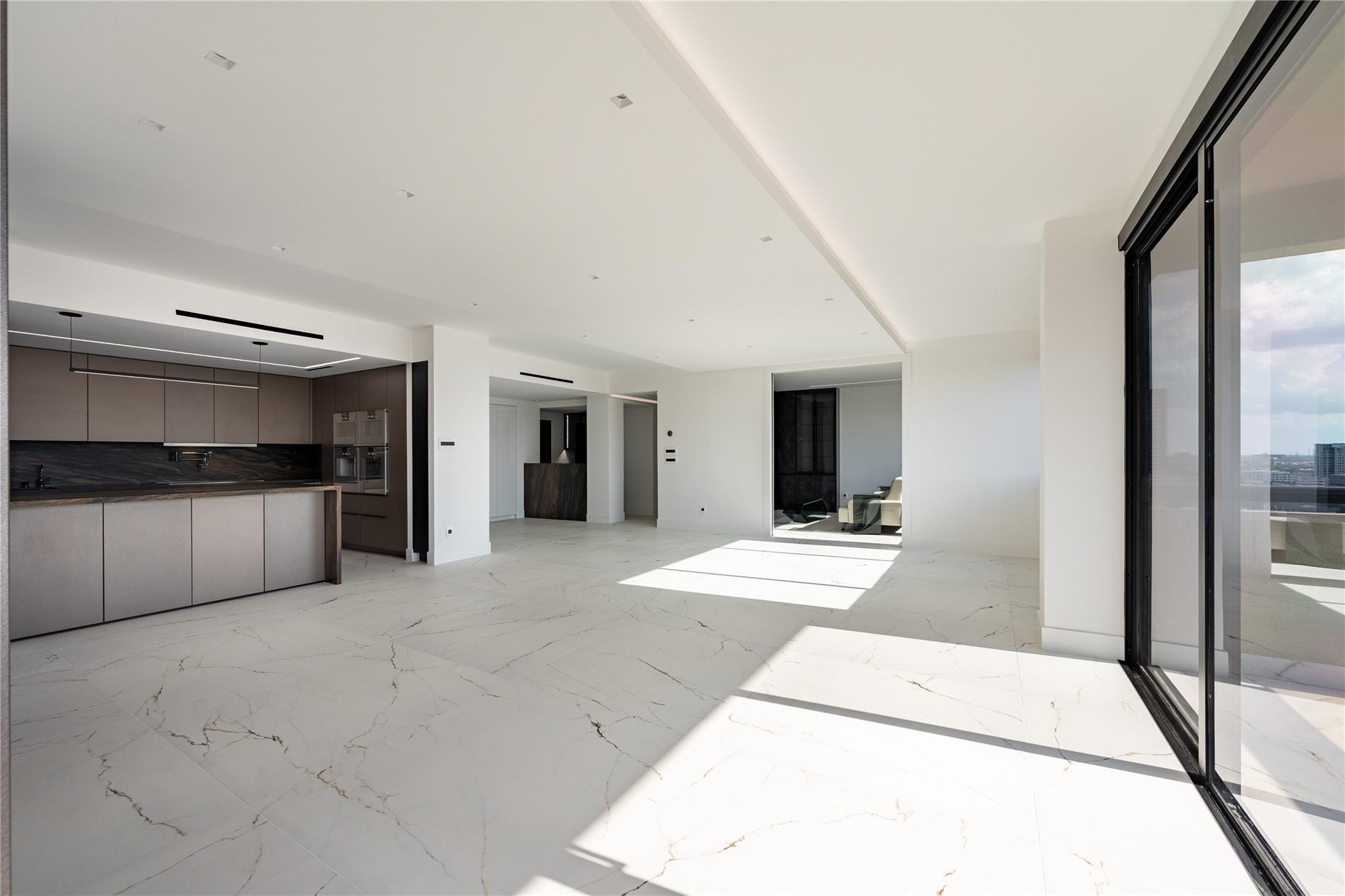 49 Briar Hollow Lane # 1904