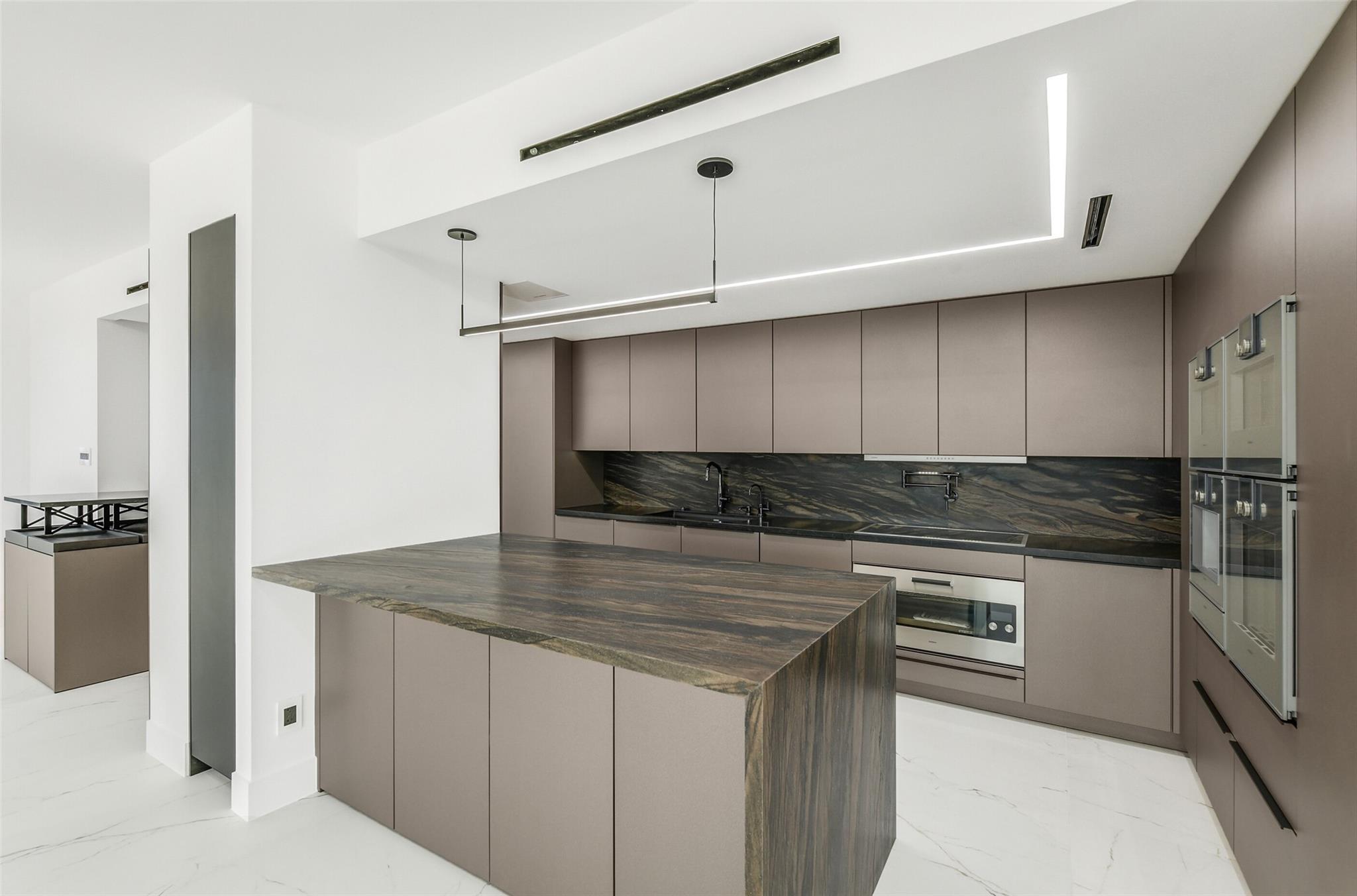 49 Briar Hollow Lane # 1904