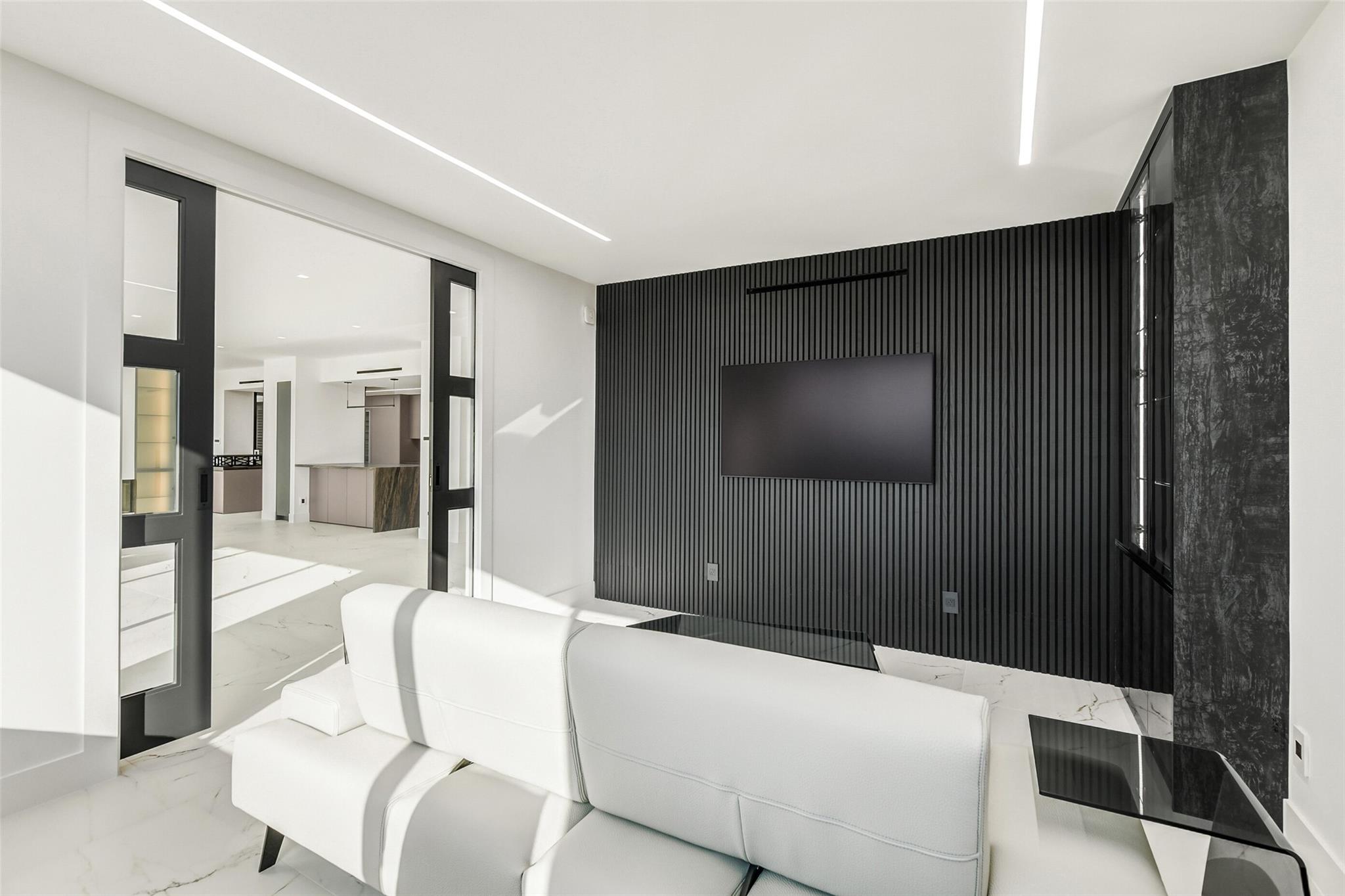 49 Briar Hollow Lane # 1904