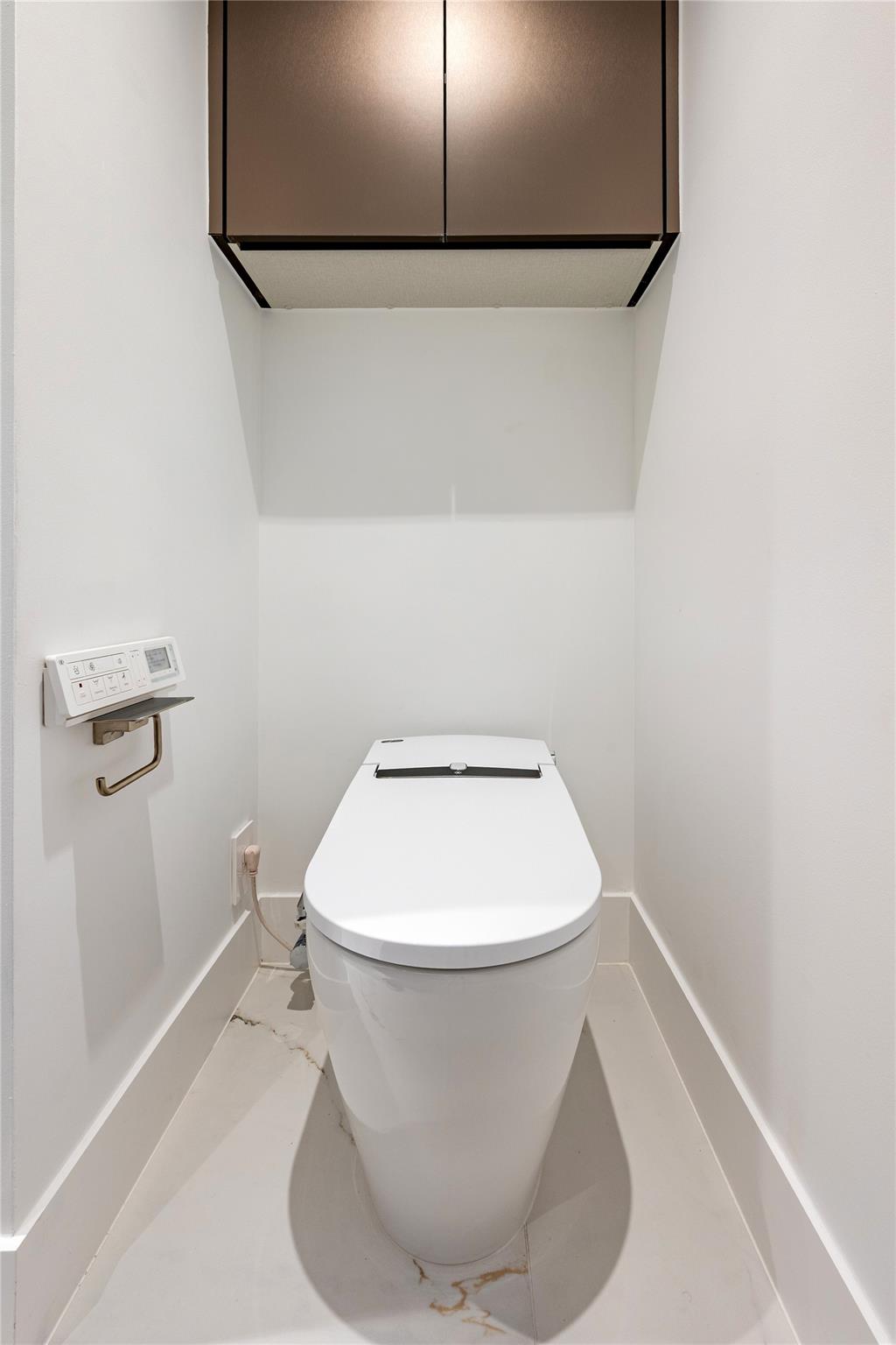 49 Briar Hollow Lane # 1904