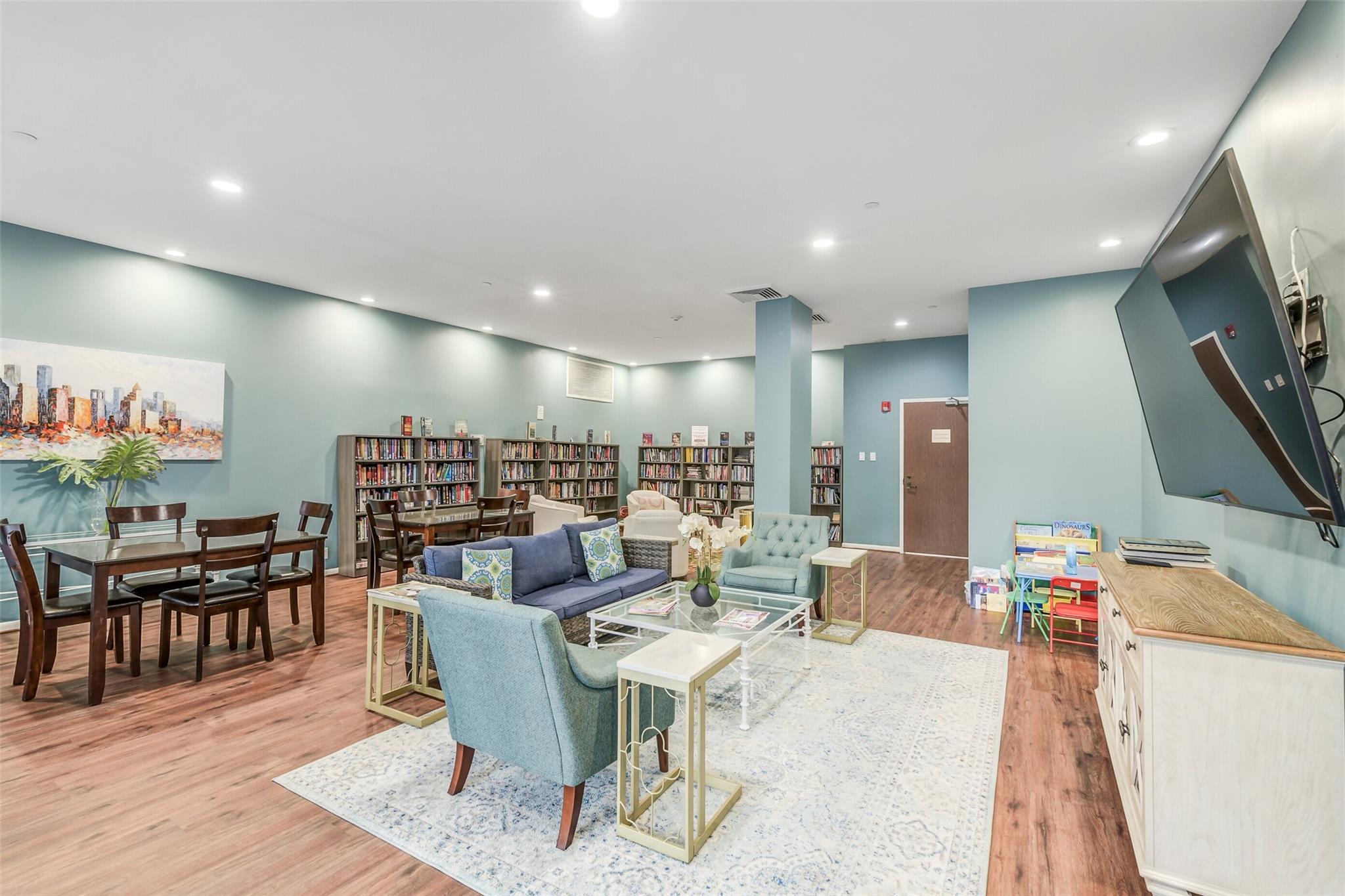 49 Briar Hollow Lane # 1904