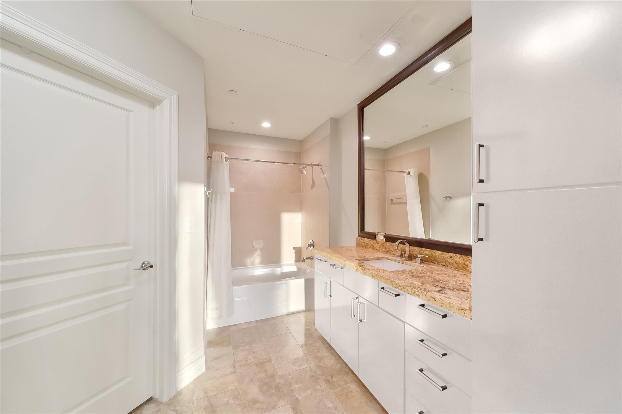 3333 Allen Parkway # 3003
