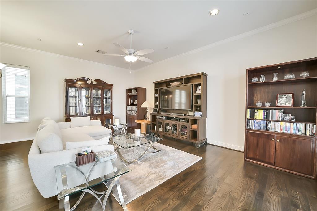 925 W 19th Street Street # B