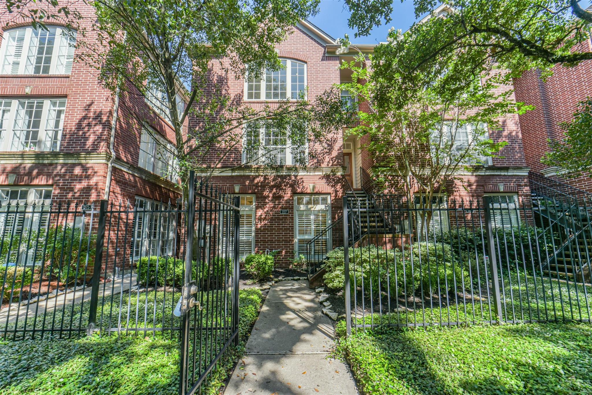 227 Mcgowen Street