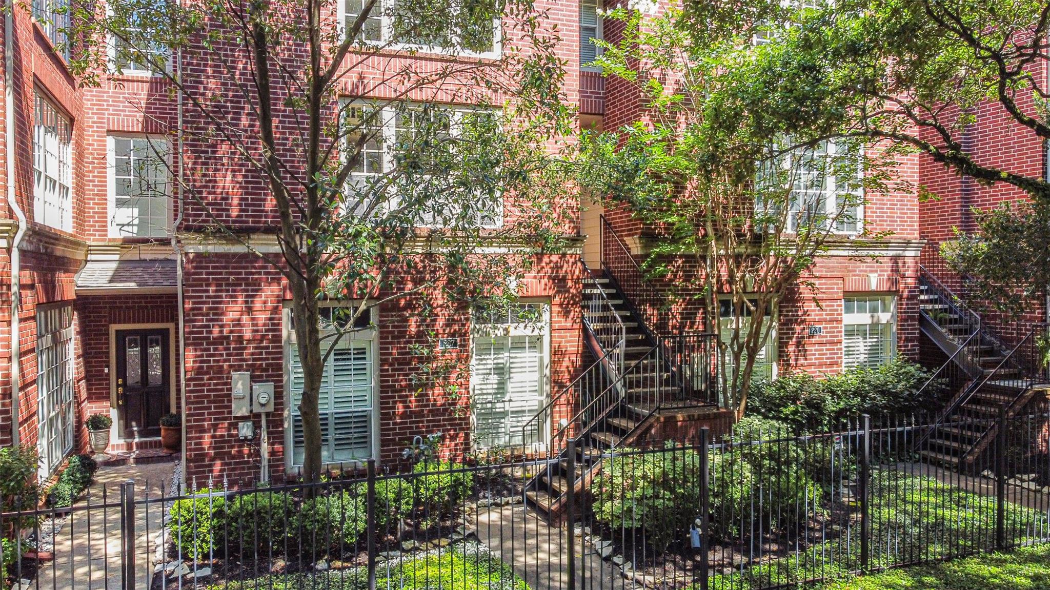 227 Mcgowen Street