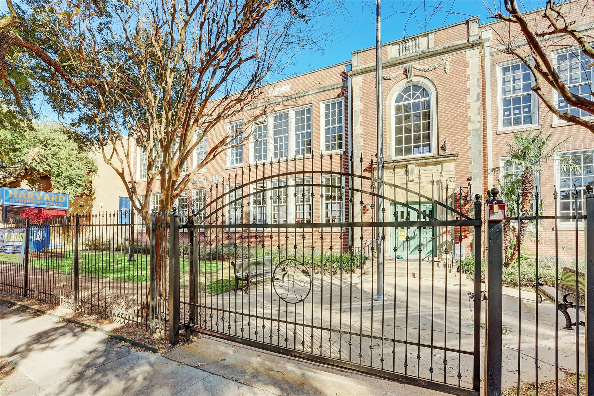 2436 White Oak
