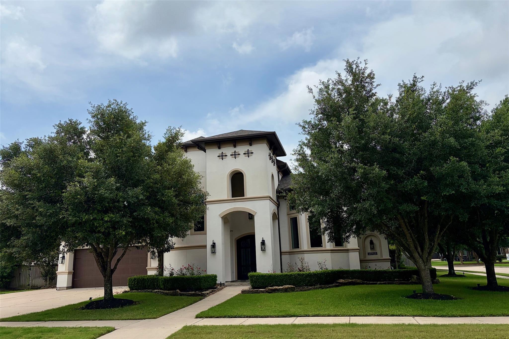 27711 Stonehurst Lane