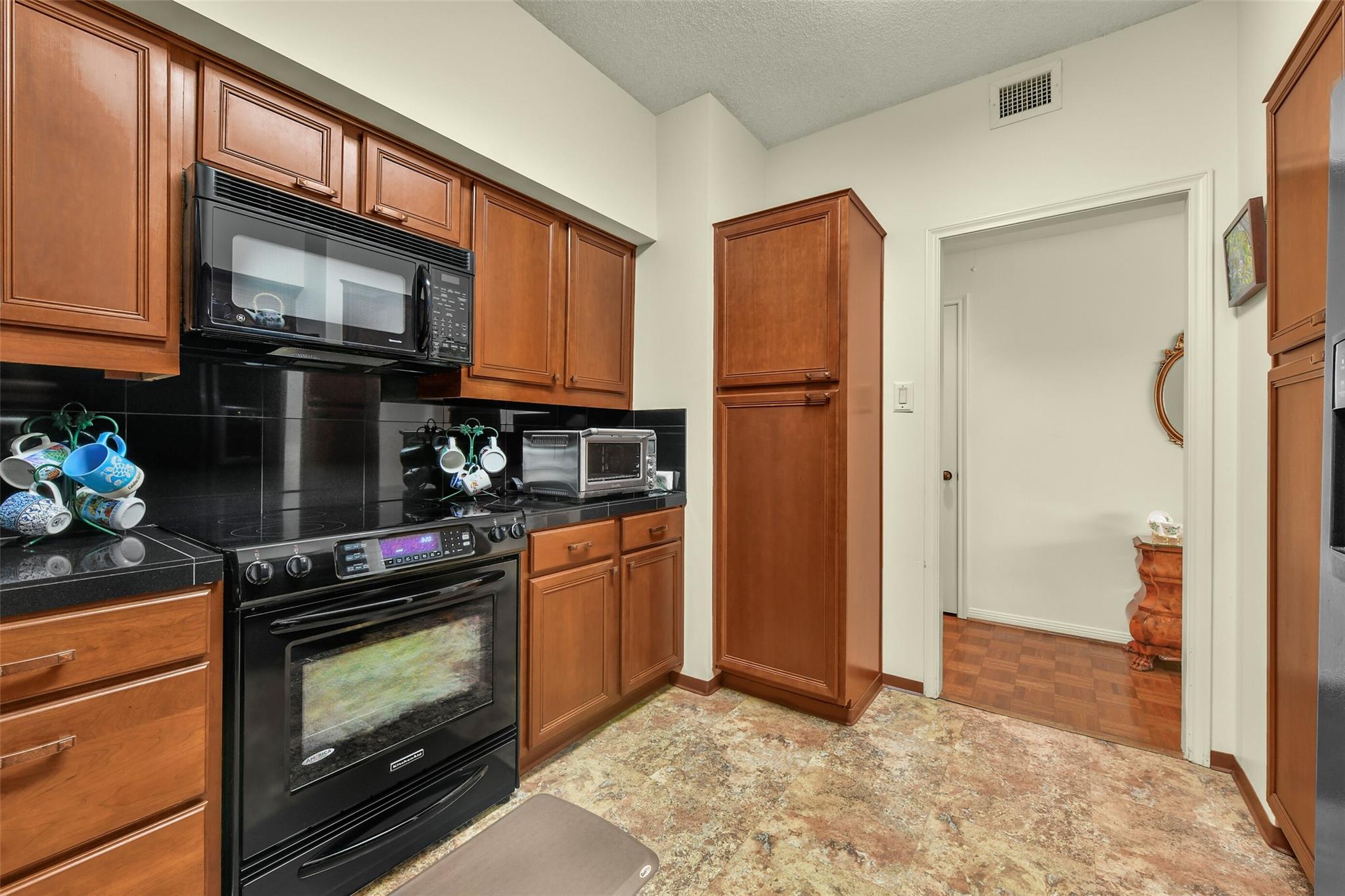 15 Greenway Plaza # 3B