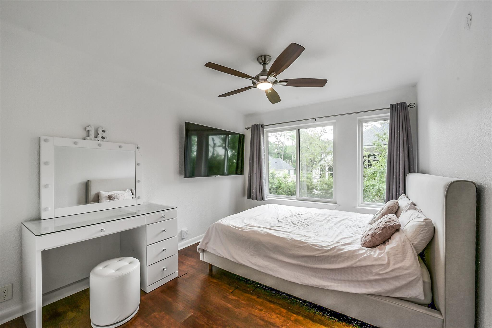296 Litchfield Lane