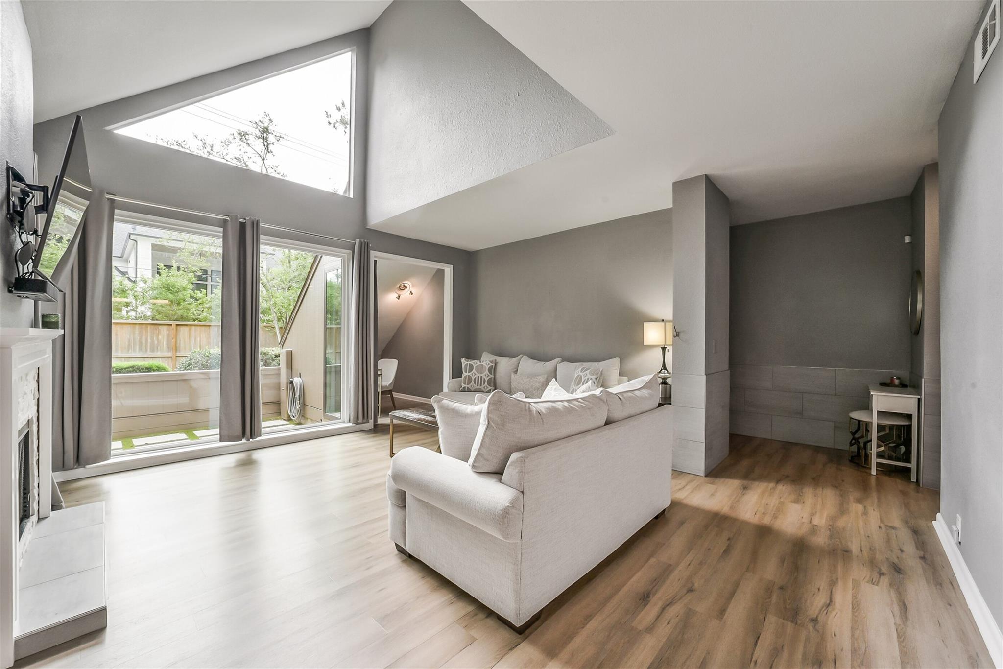 296 Litchfield Lane