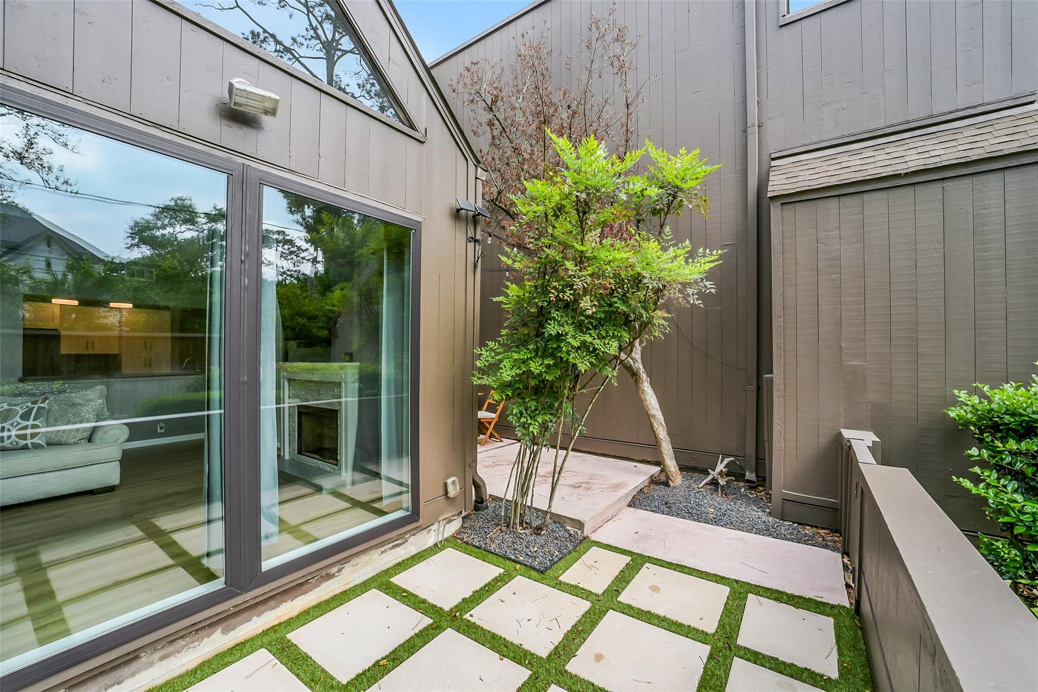296 Litchfield Lane