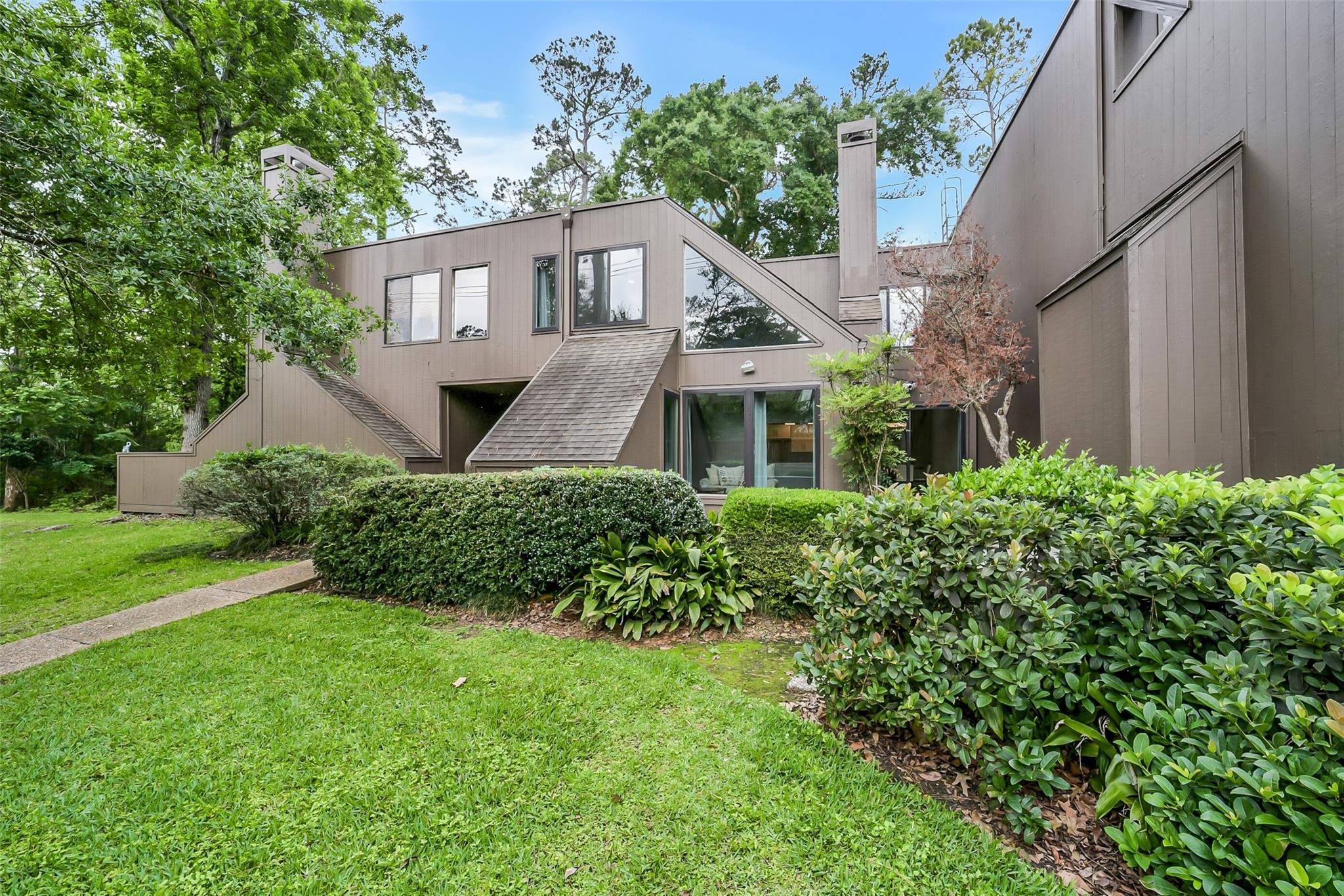 296 Litchfield Lane