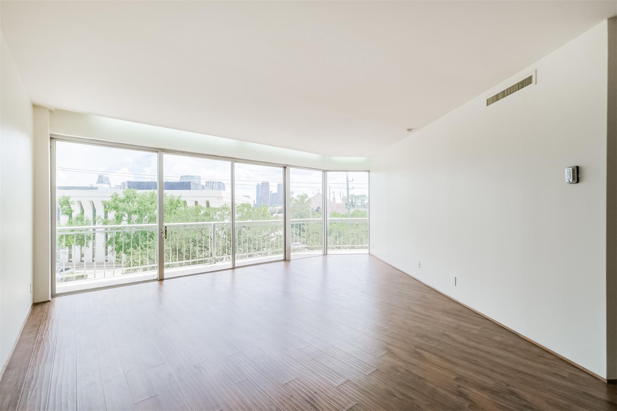 5050 Woodway Drive # 3M