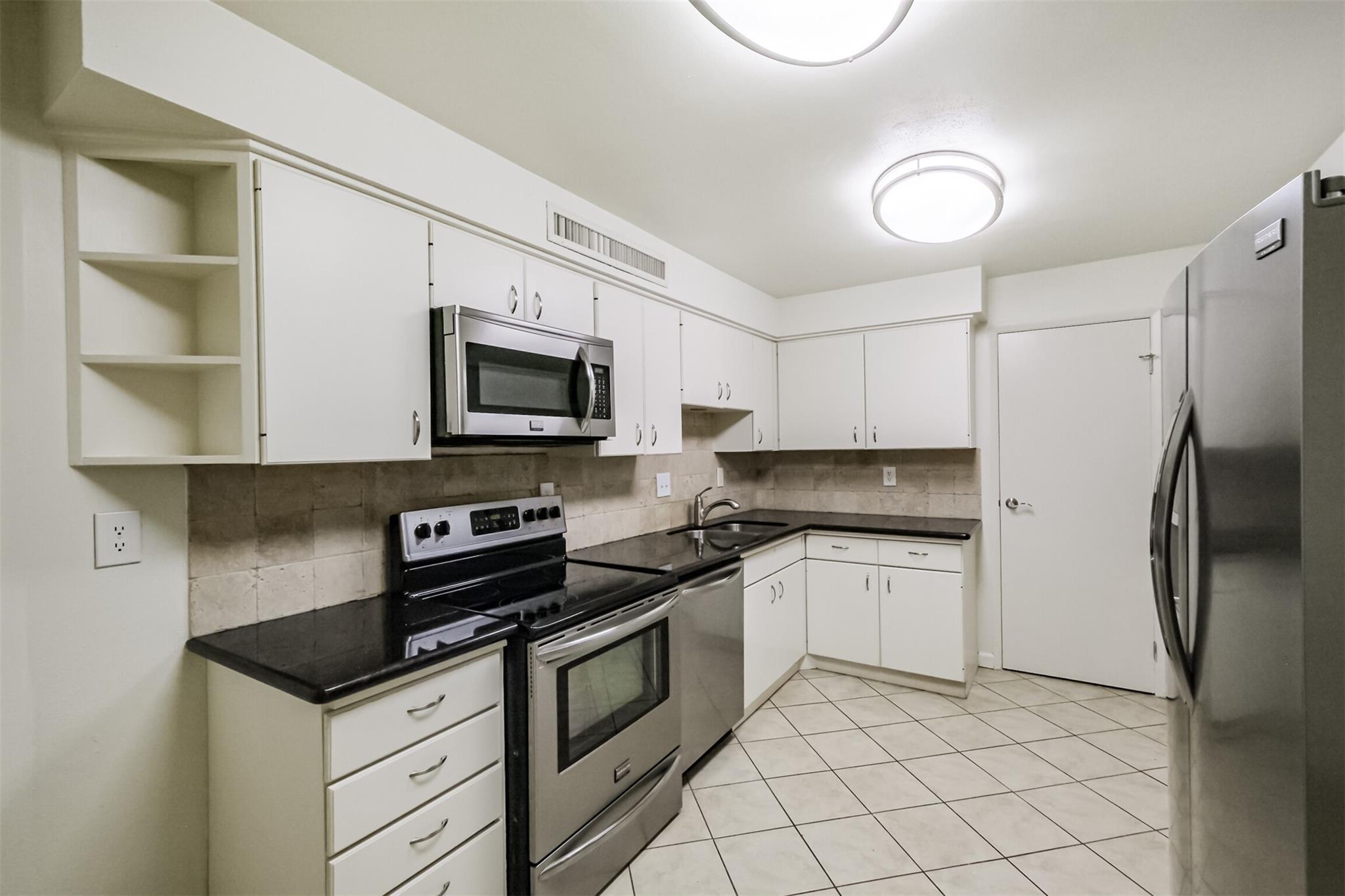 5050 Woodway Drive # 3M
