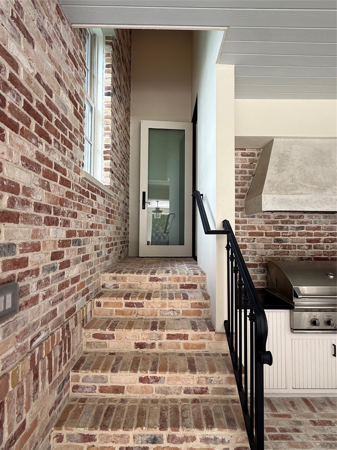 2506 Blue Bonnet Boulevard