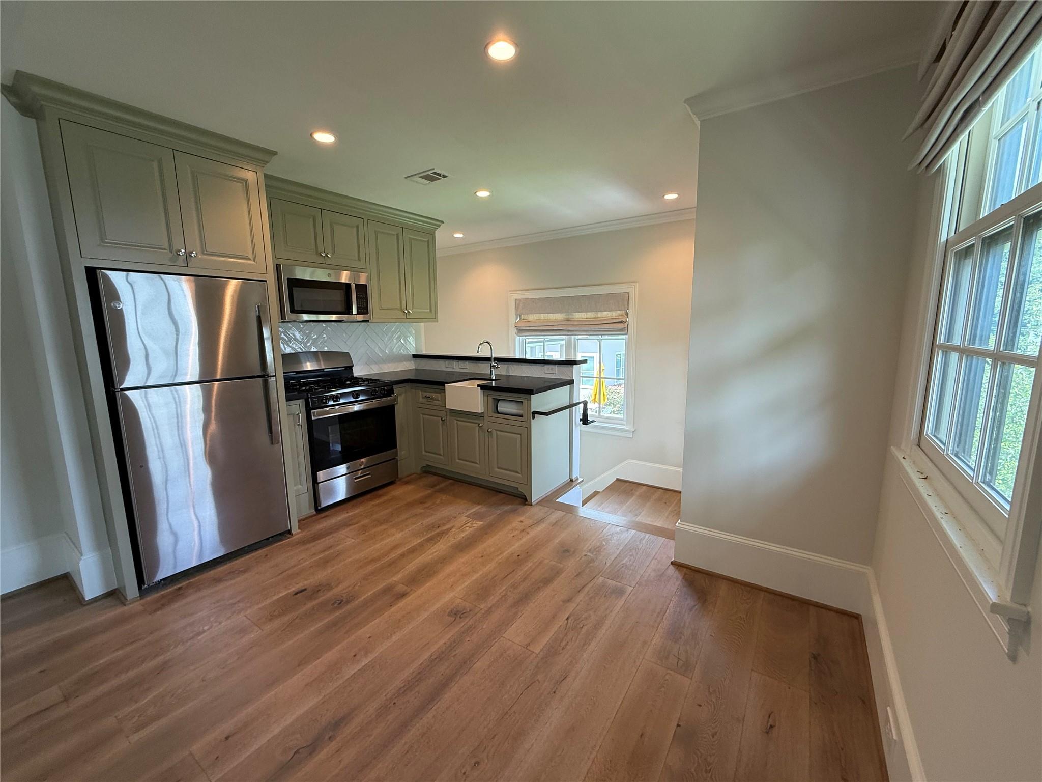 2506 Blue Bonnet Boulevard
