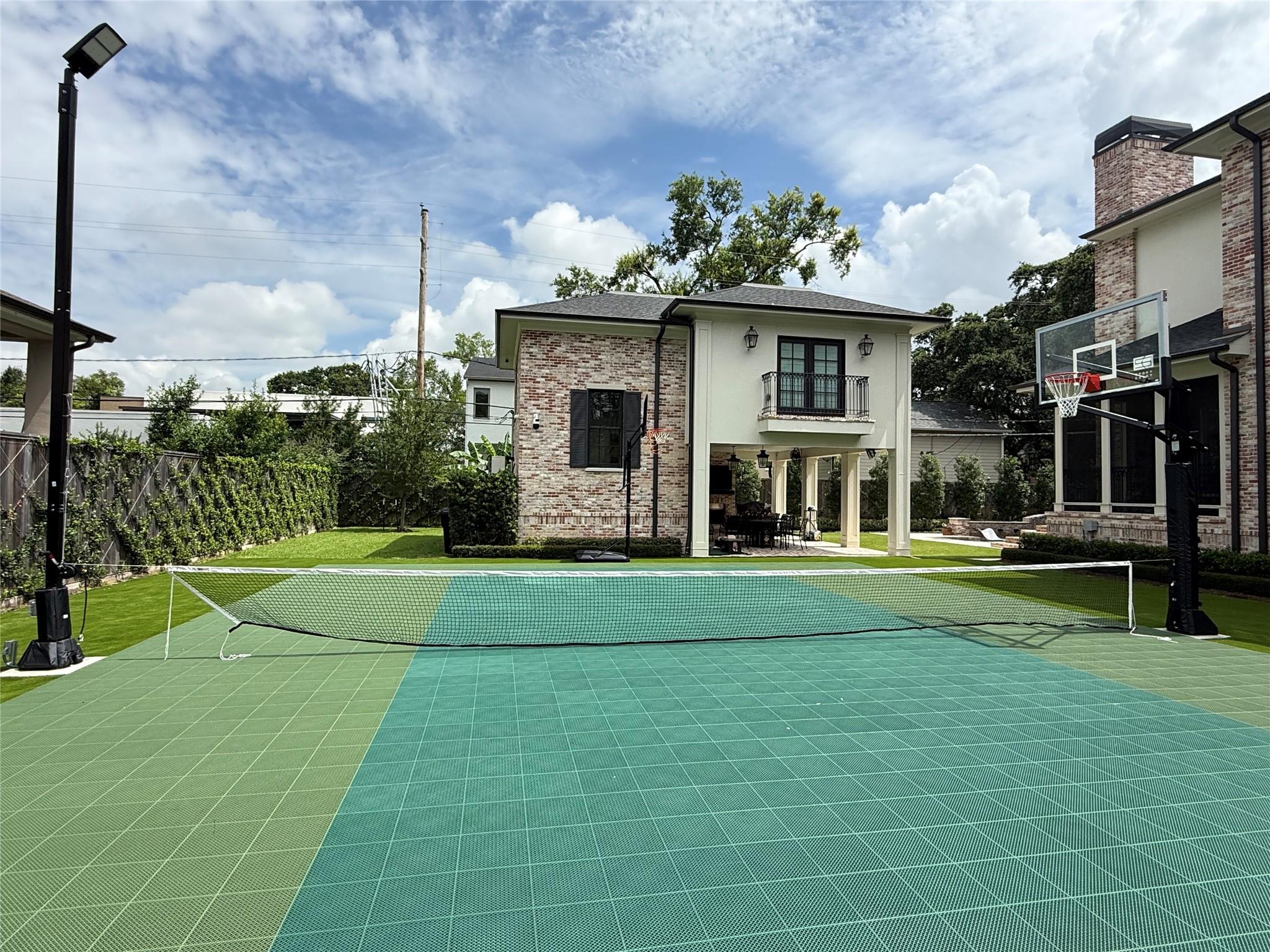 2506 Blue Bonnet Boulevard