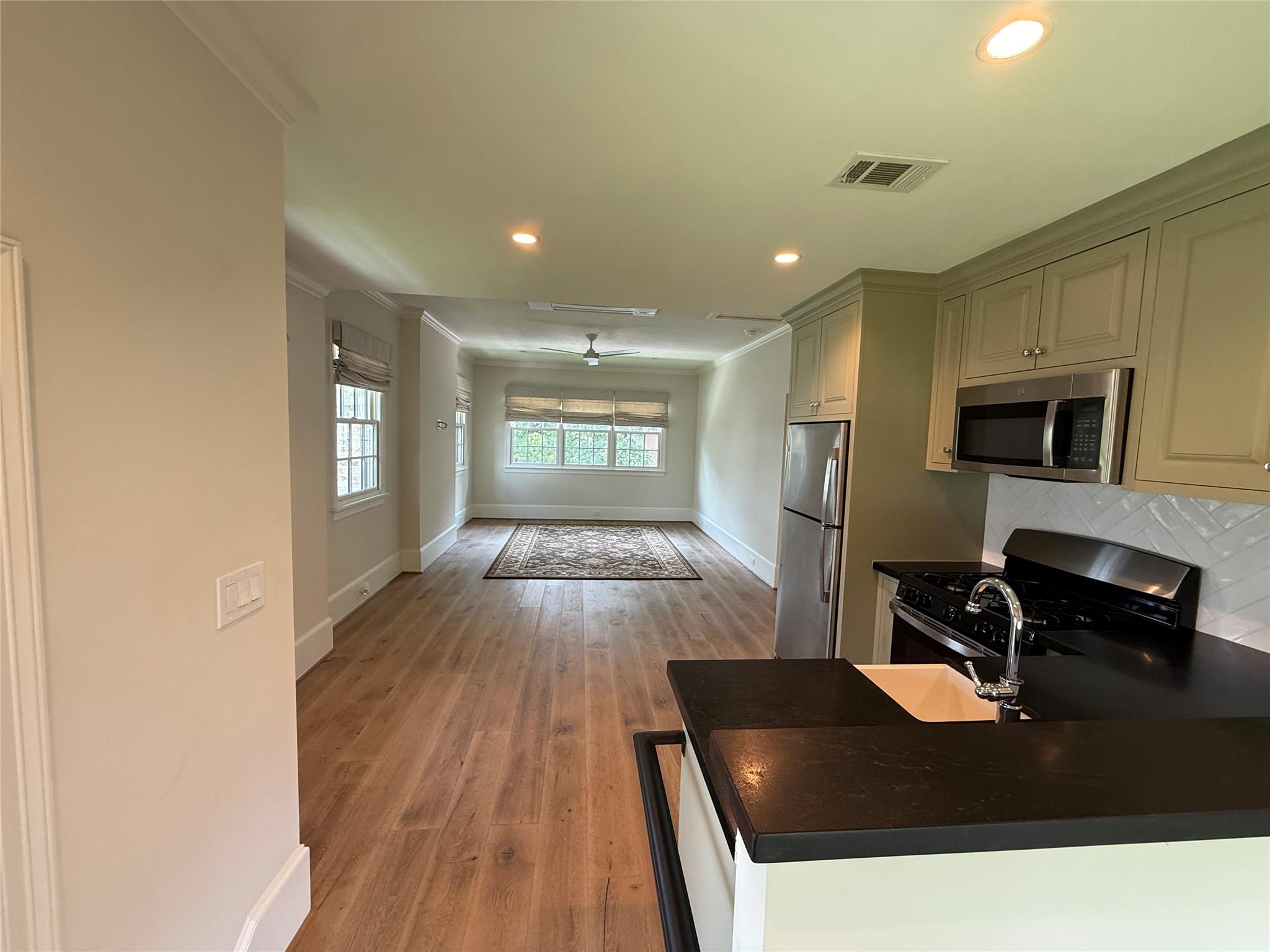 2506 Blue Bonnet Boulevard