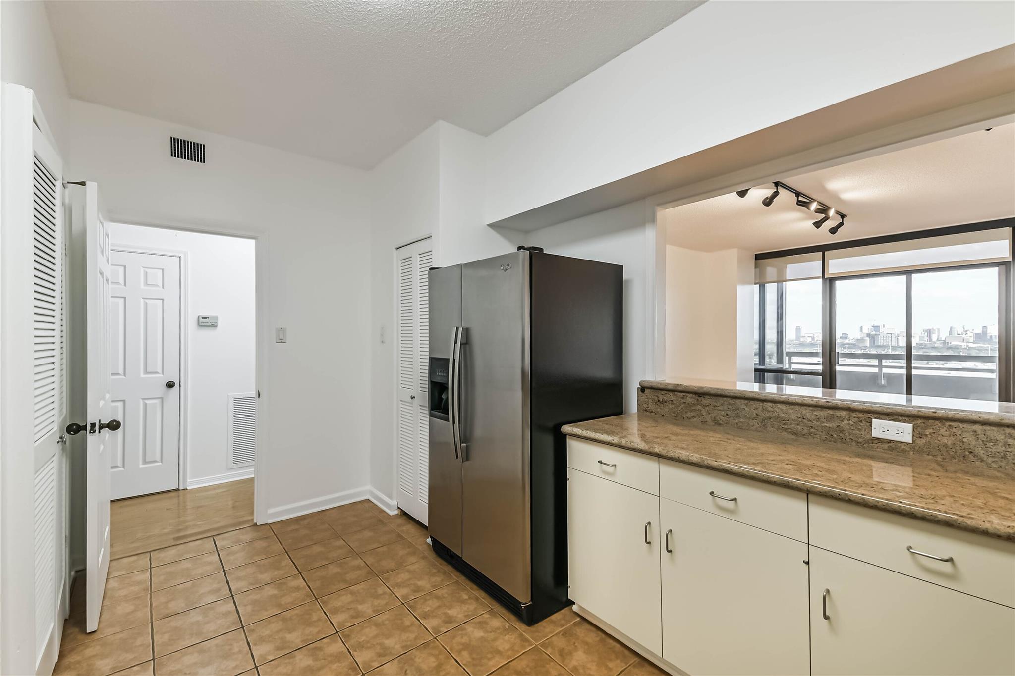 14 Greenway Plaza # 15N