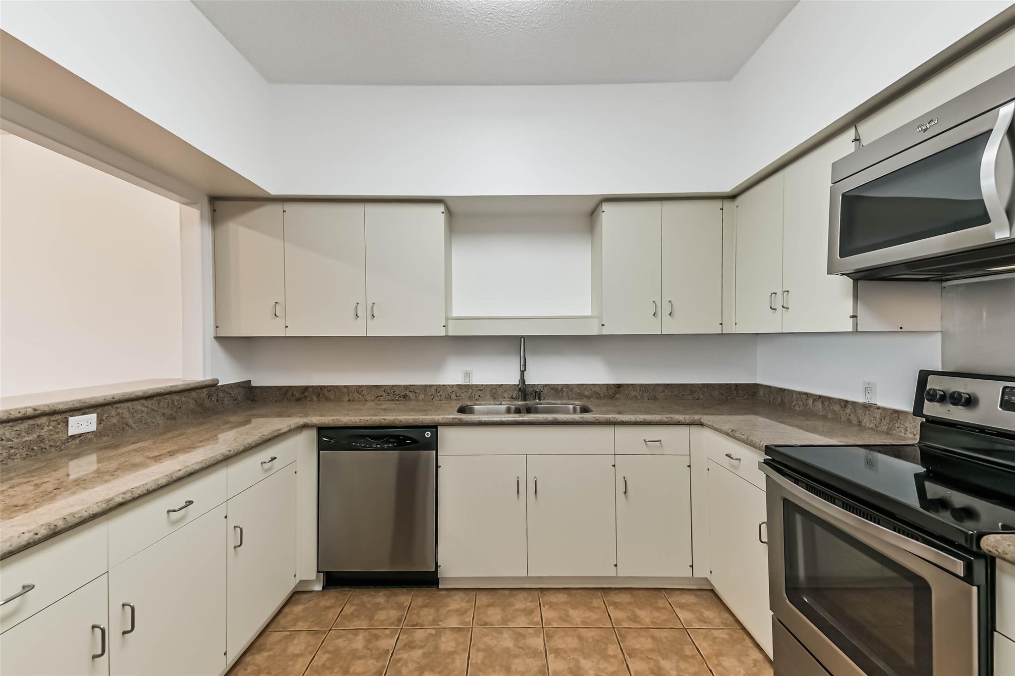 14 Greenway Plaza # 15N