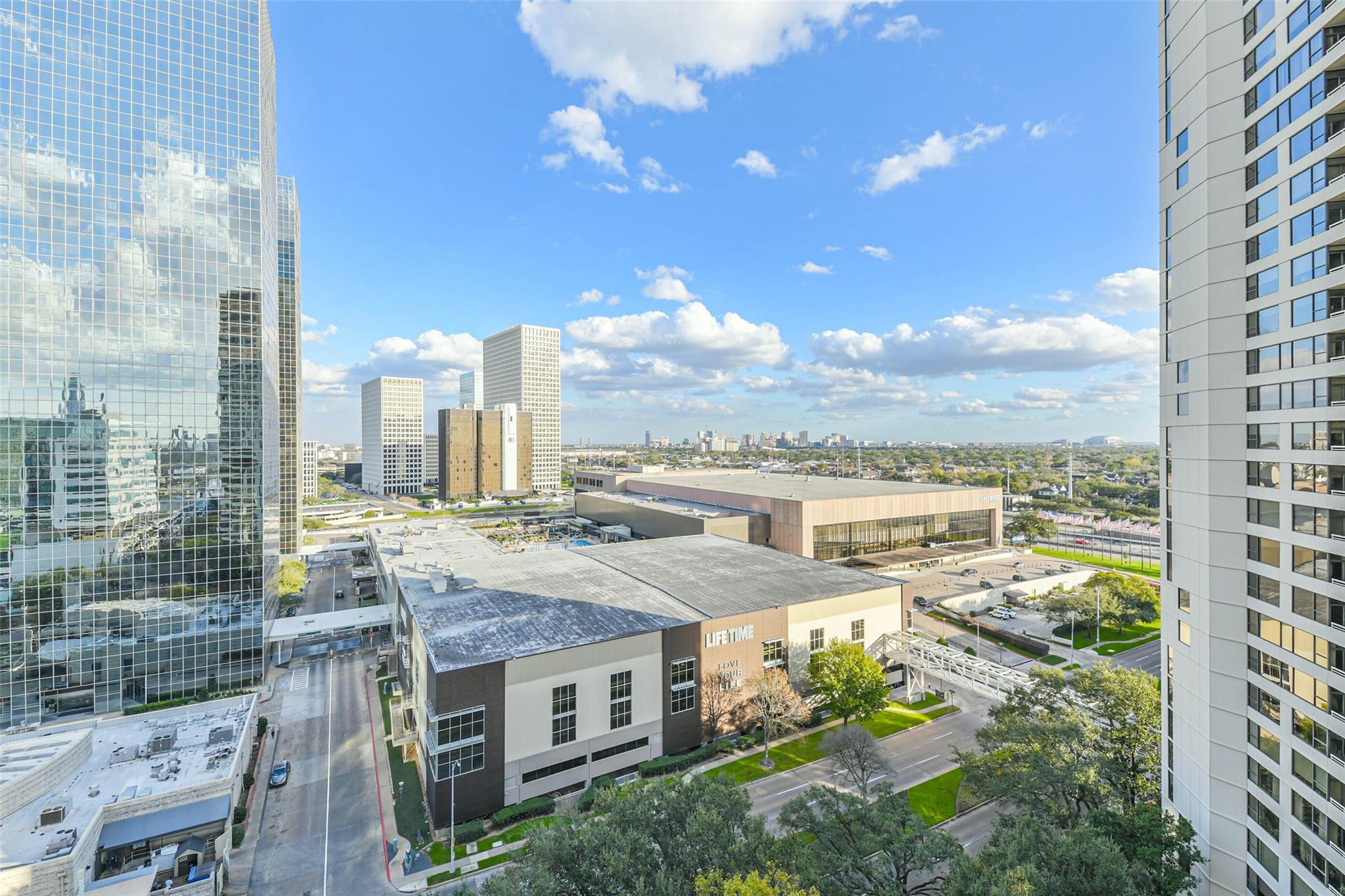 14 Greenway Plaza # 15N