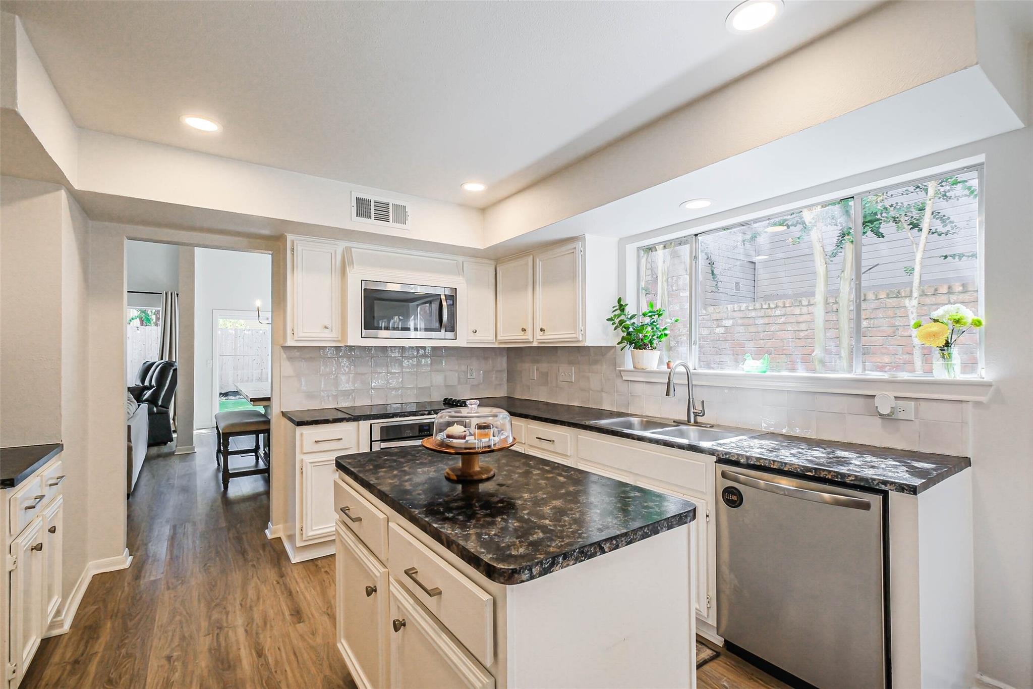 1565 Beaconshire Road