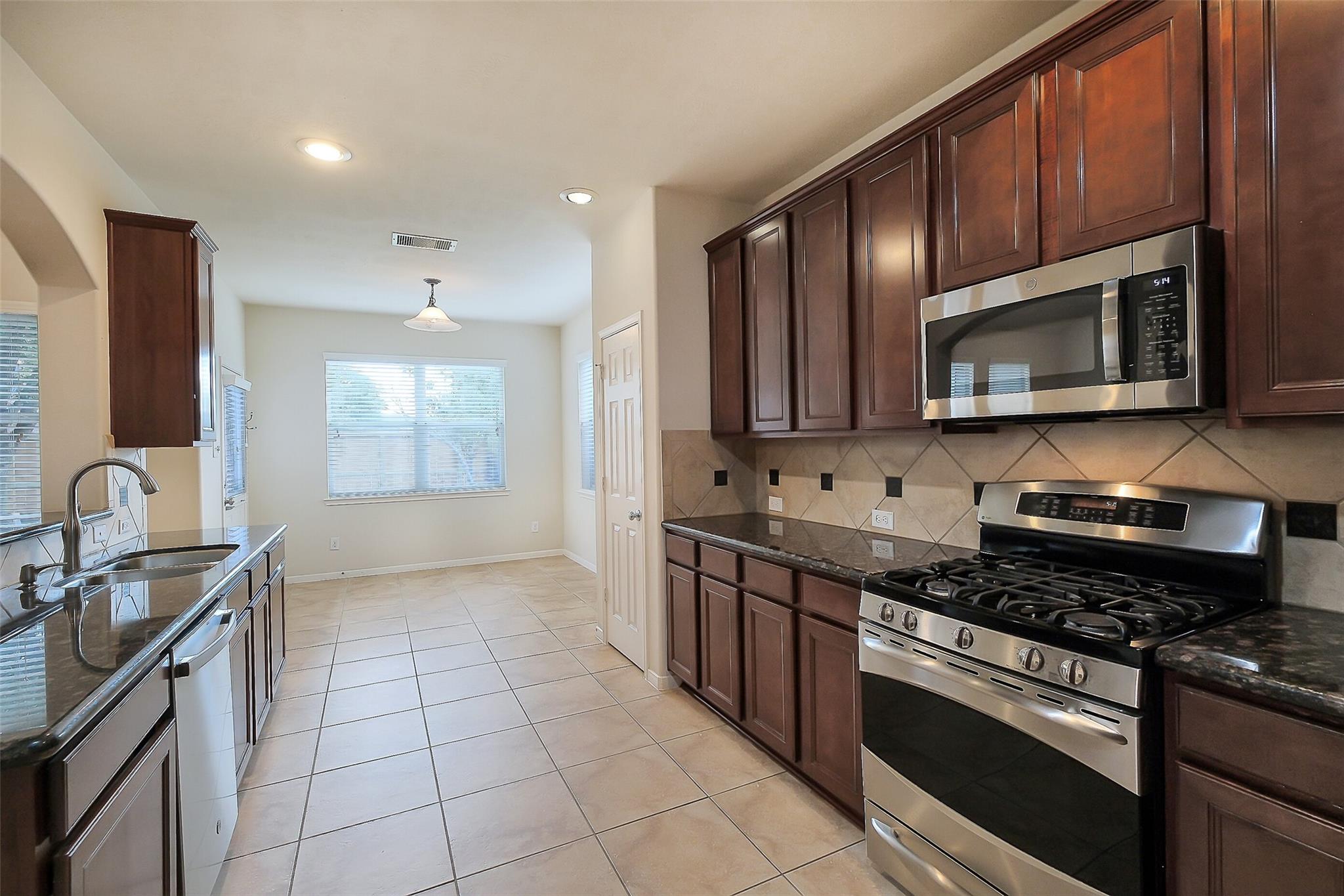 2802 Ridgeglen Lane