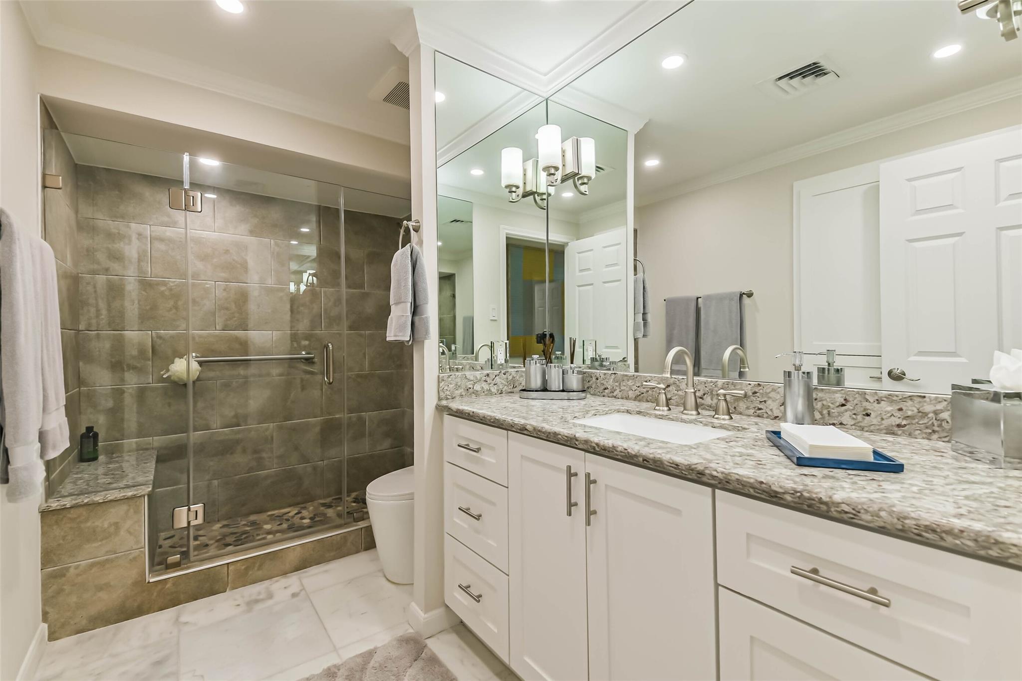 14 Greenway Plaza # 15P