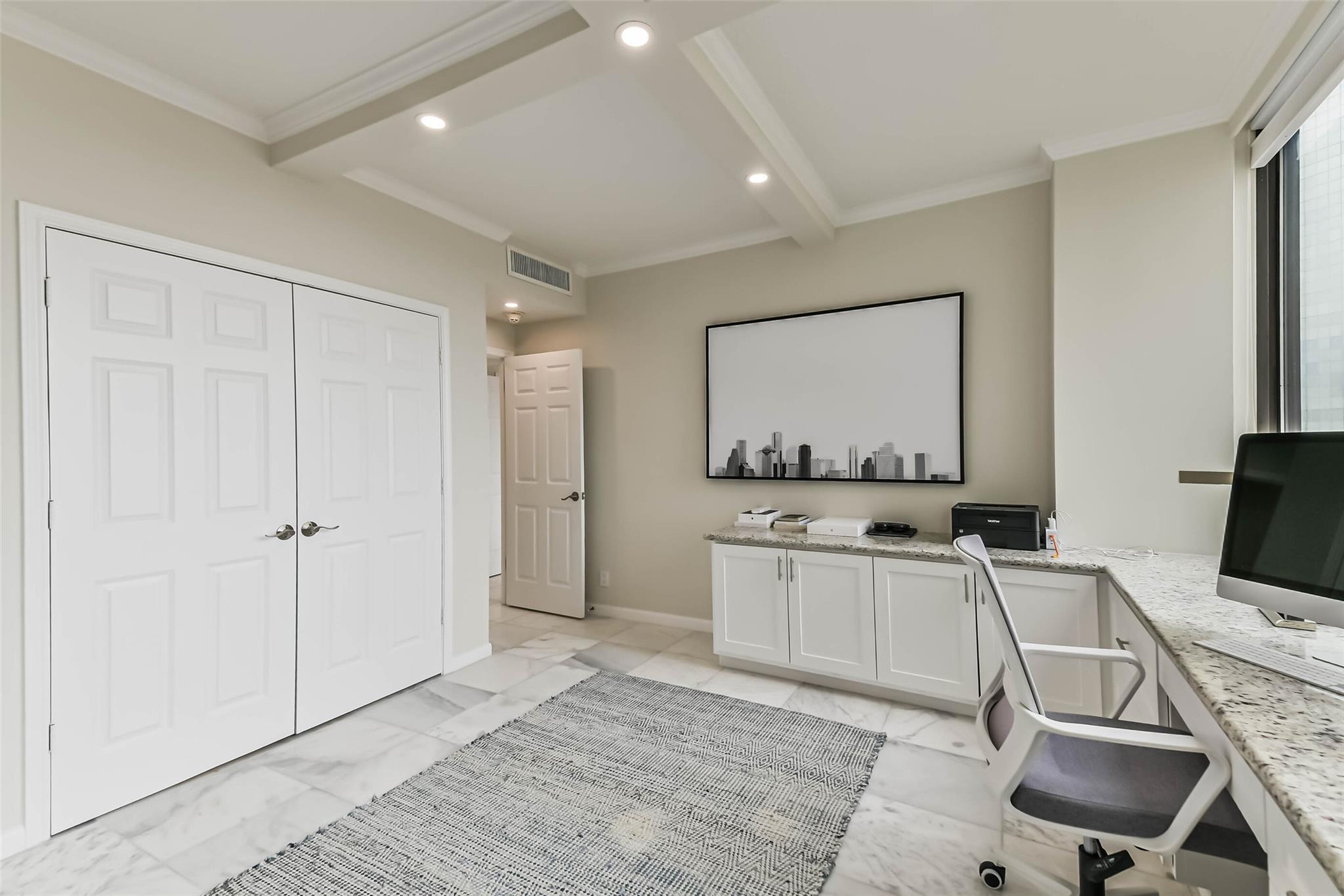 14 Greenway Plaza # 15P