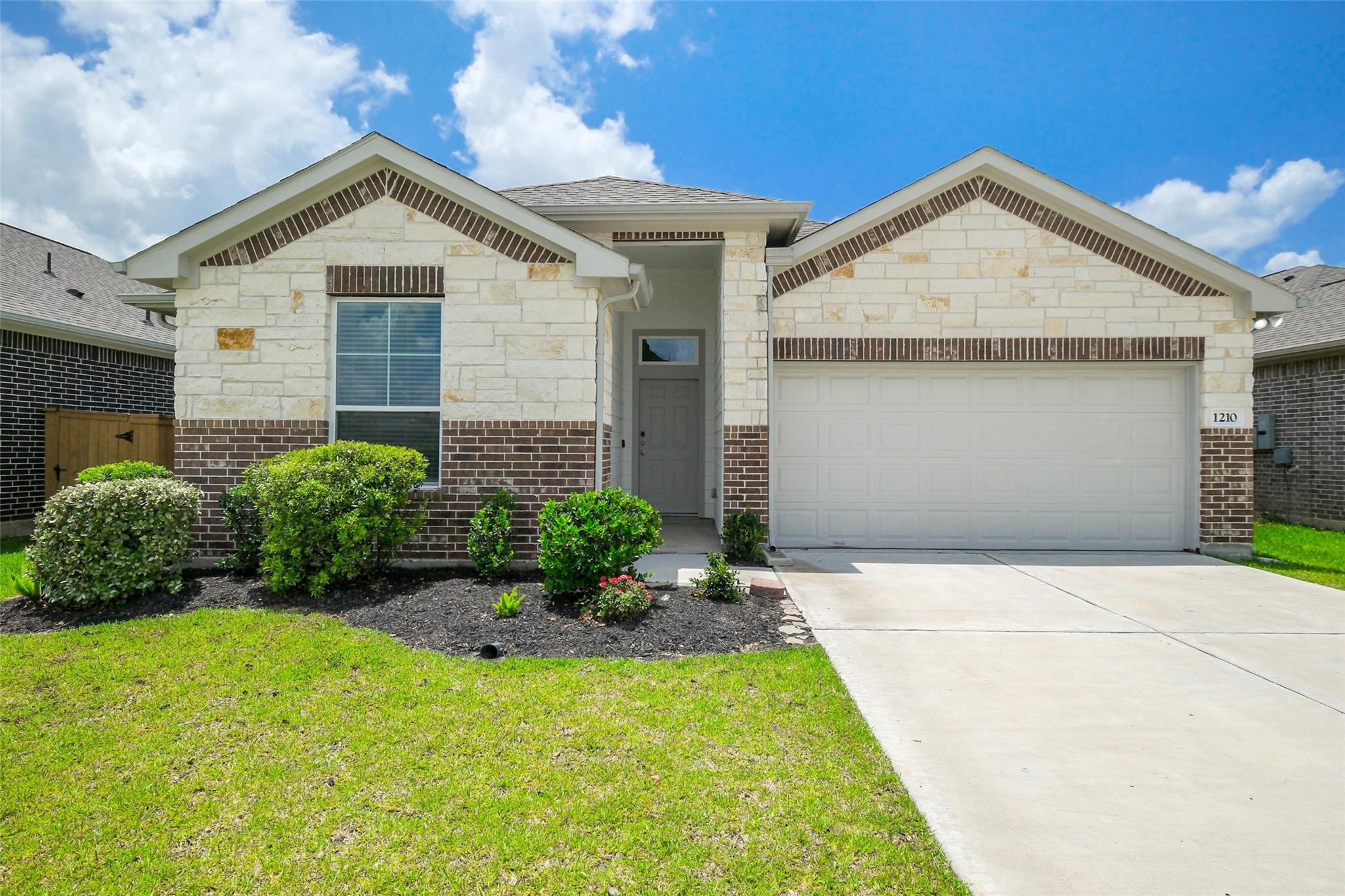 1210 Scarlet Creek Drive