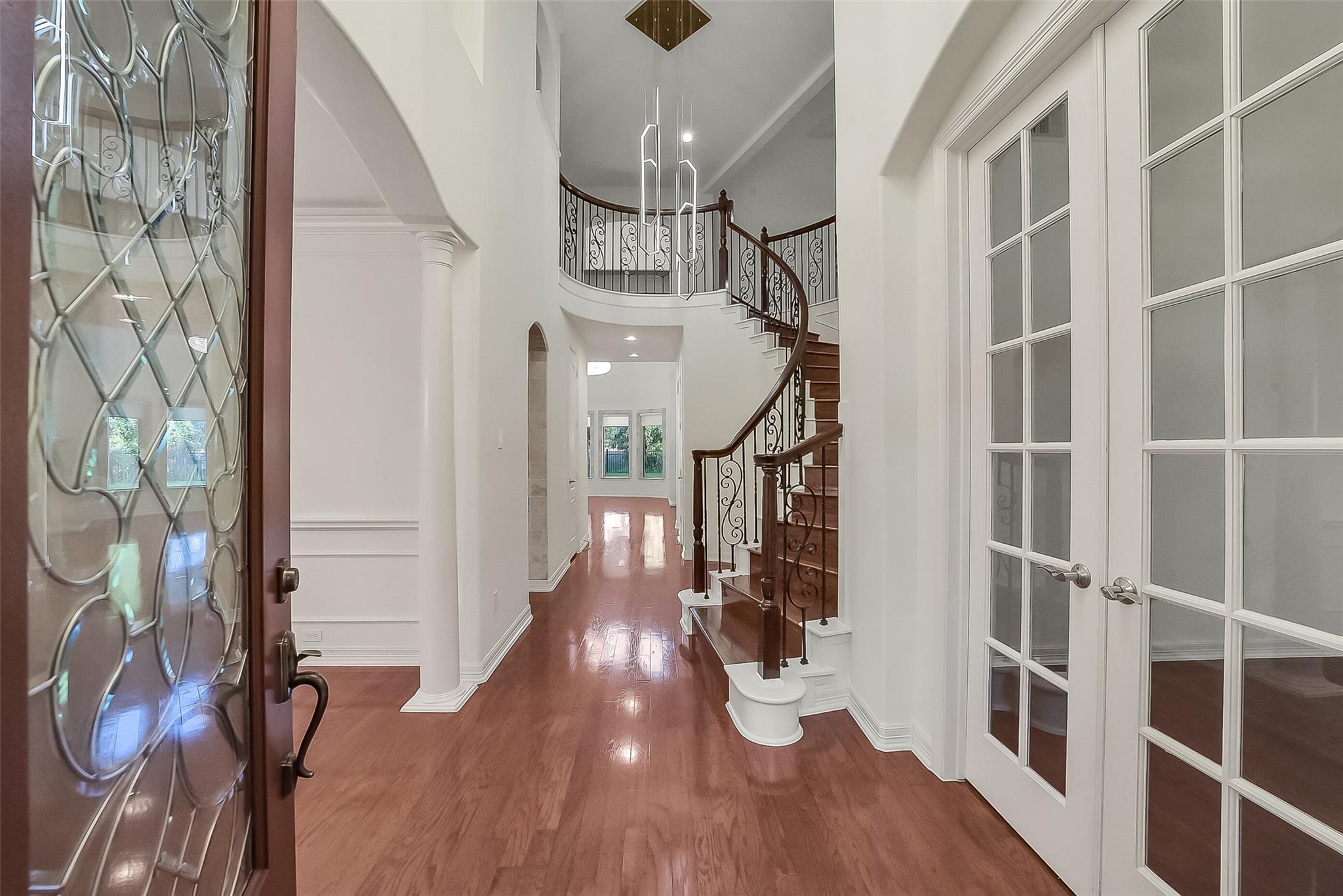 5911 Rose Bush Trail