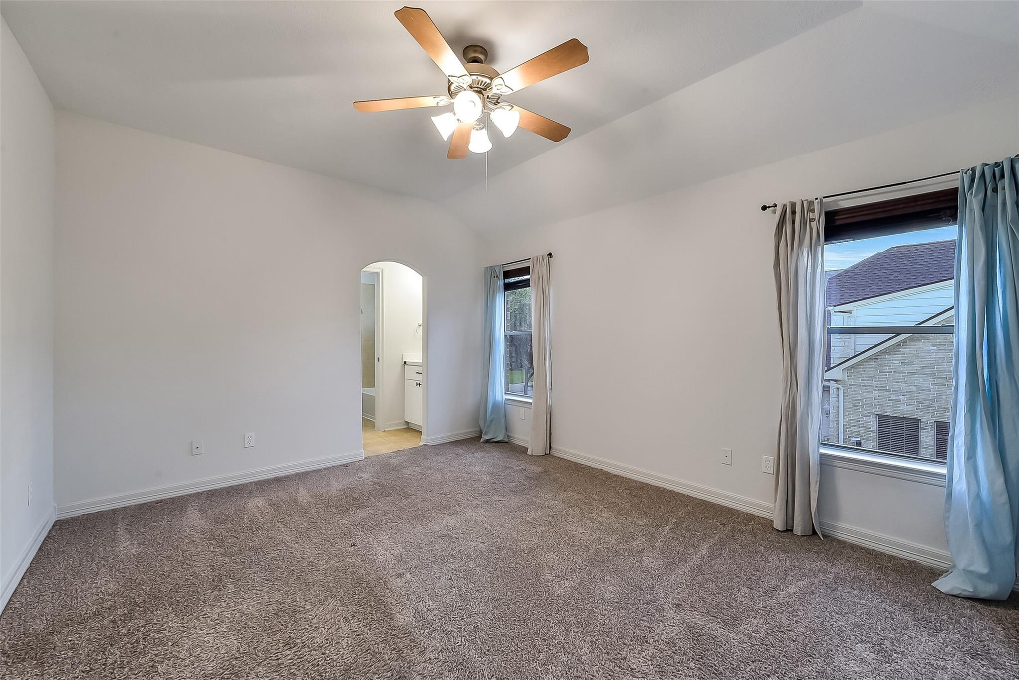 5911 Rose Bush Trail