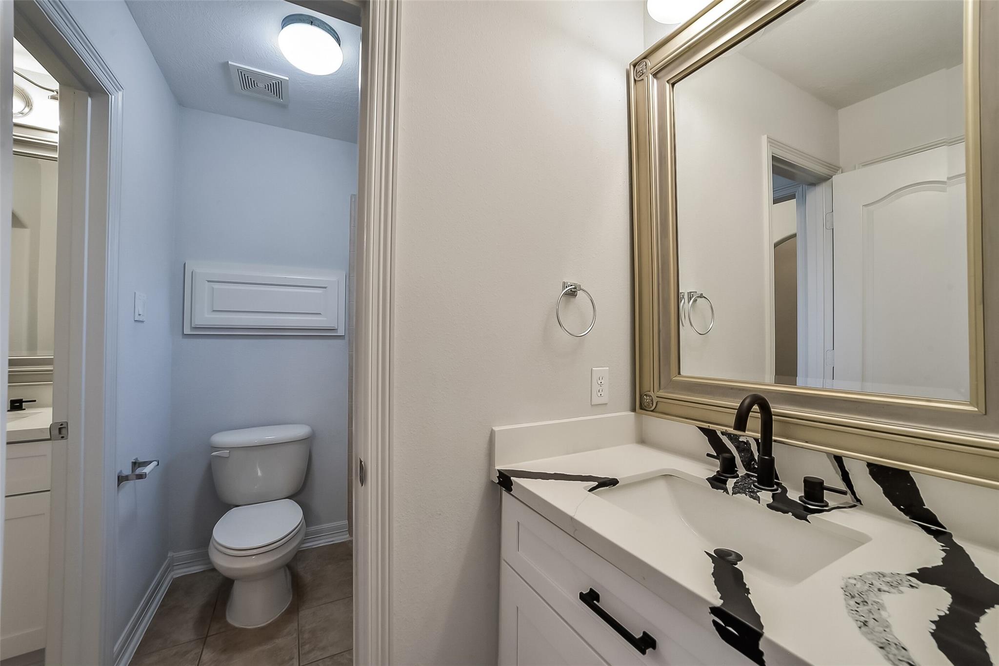 5911 Rose Bush Trail