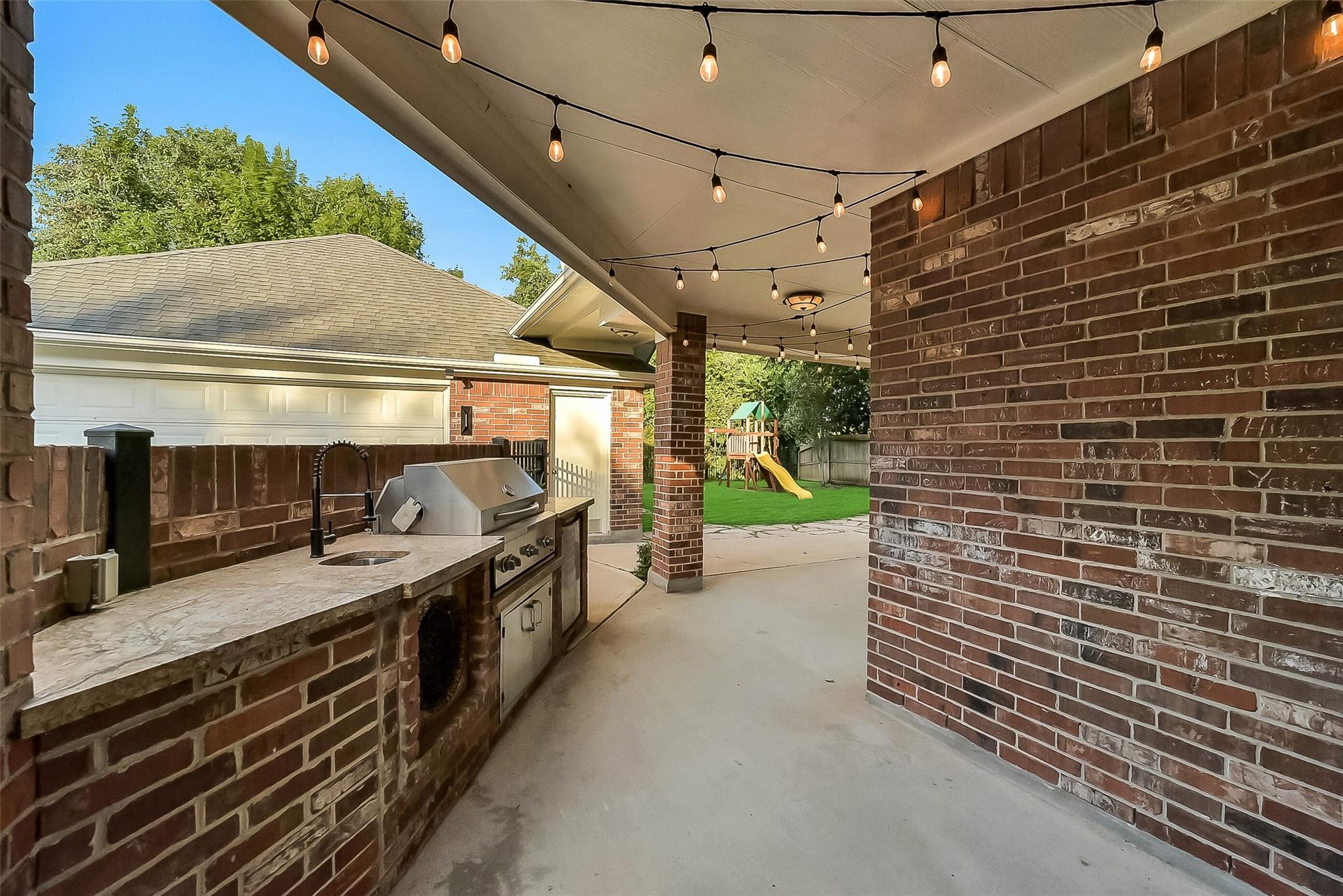 5911 Rose Bush Trail