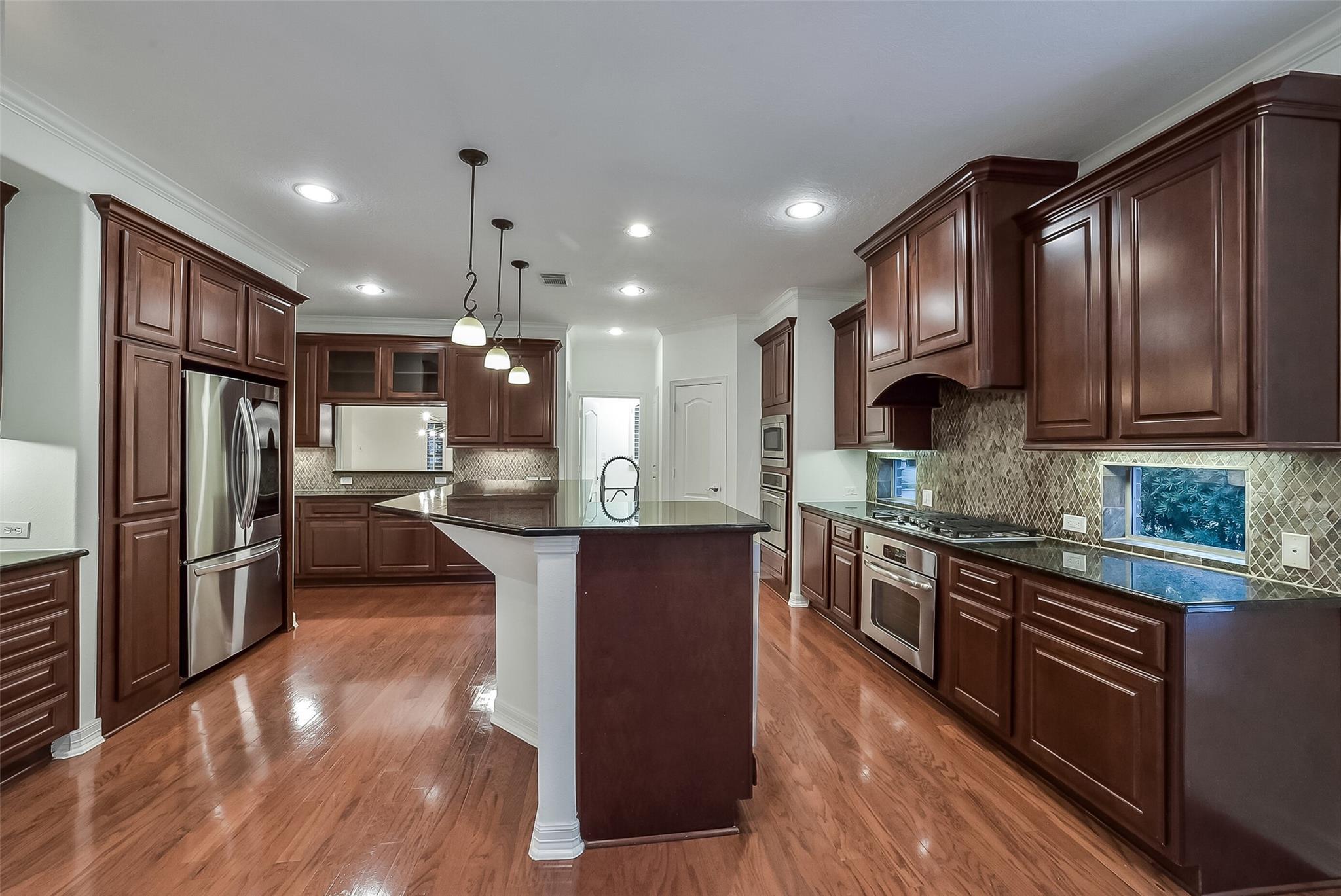 5911 Rose Bush Trail