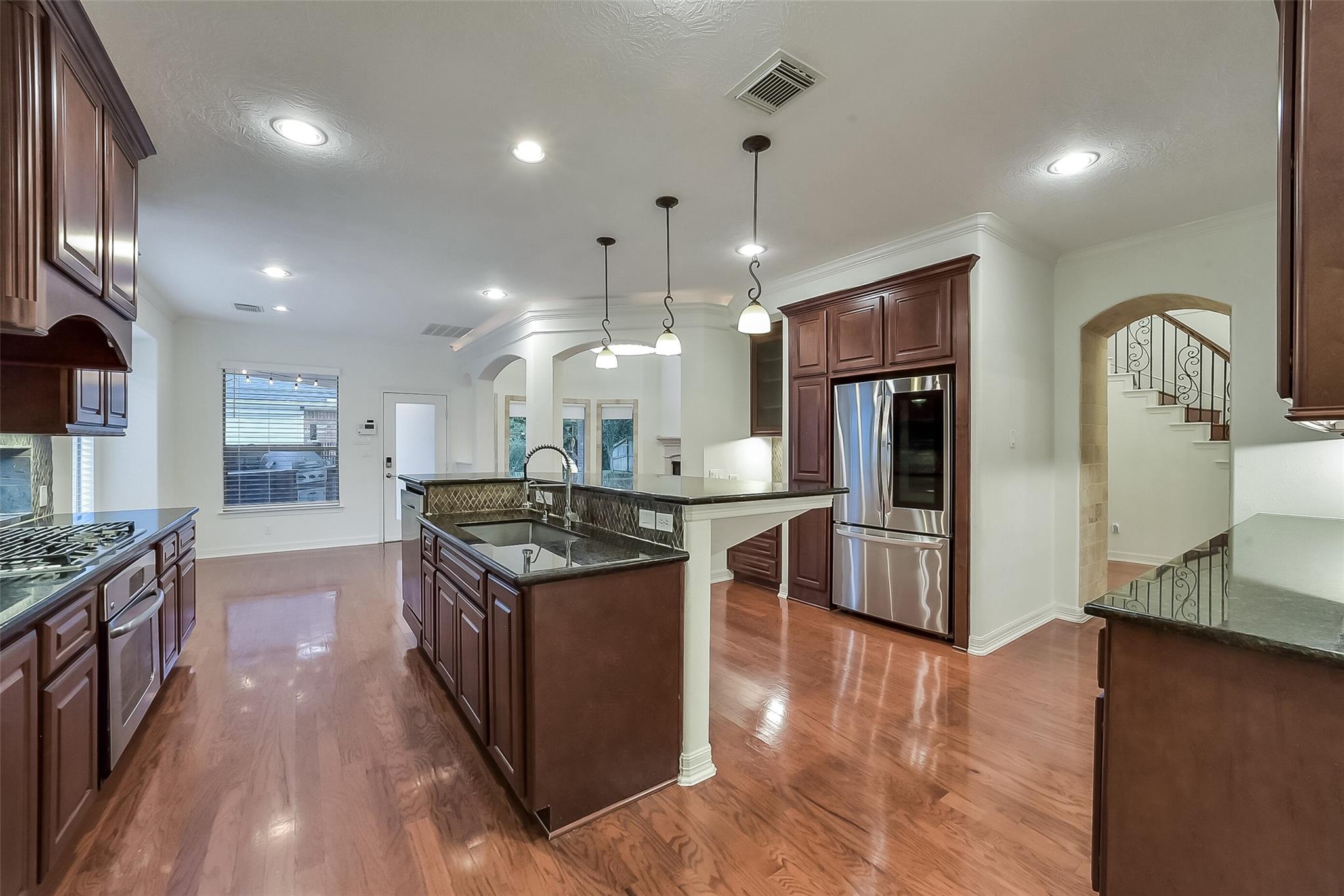 5911 Rose Bush Trail