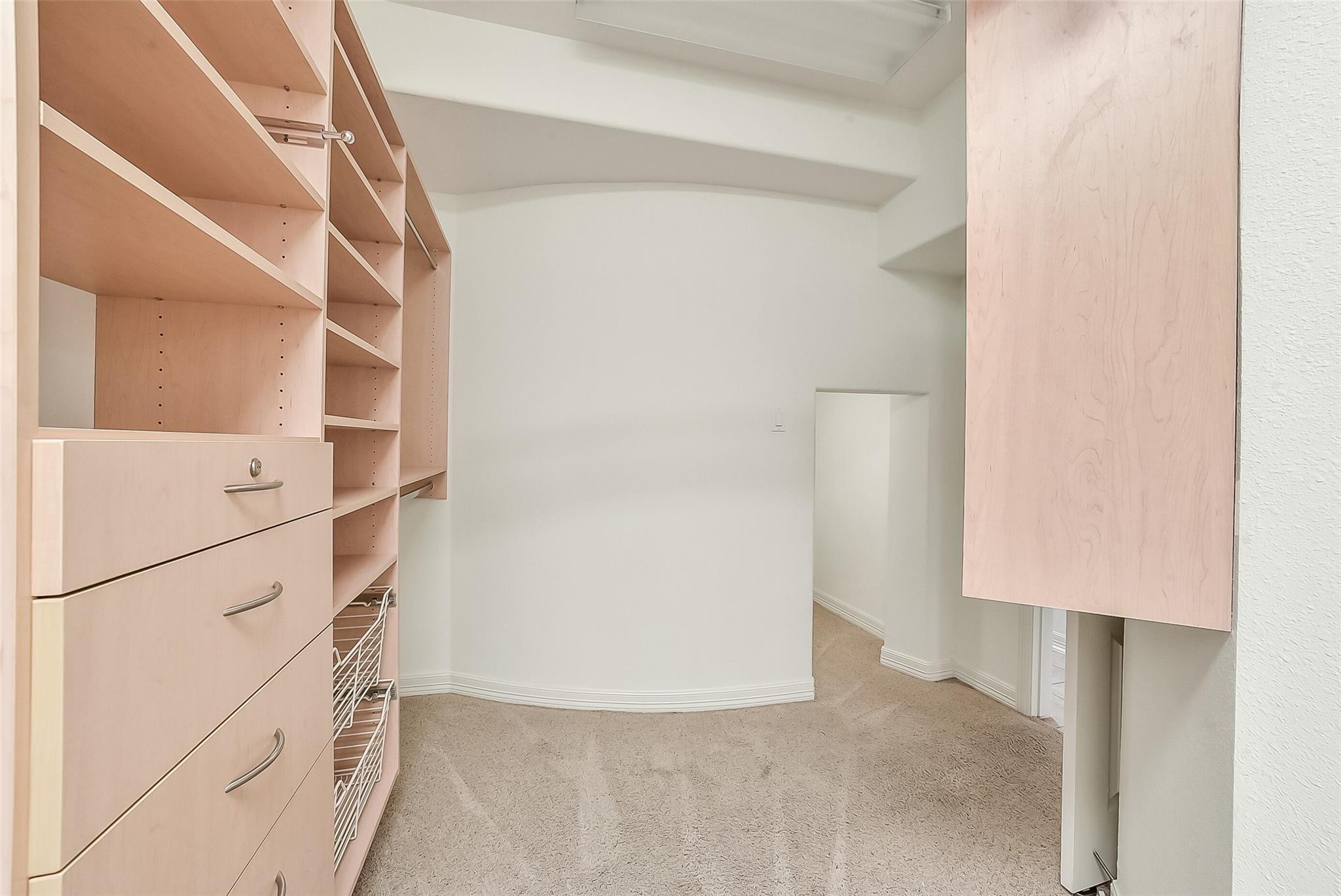 5911 Rose Bush Trail
