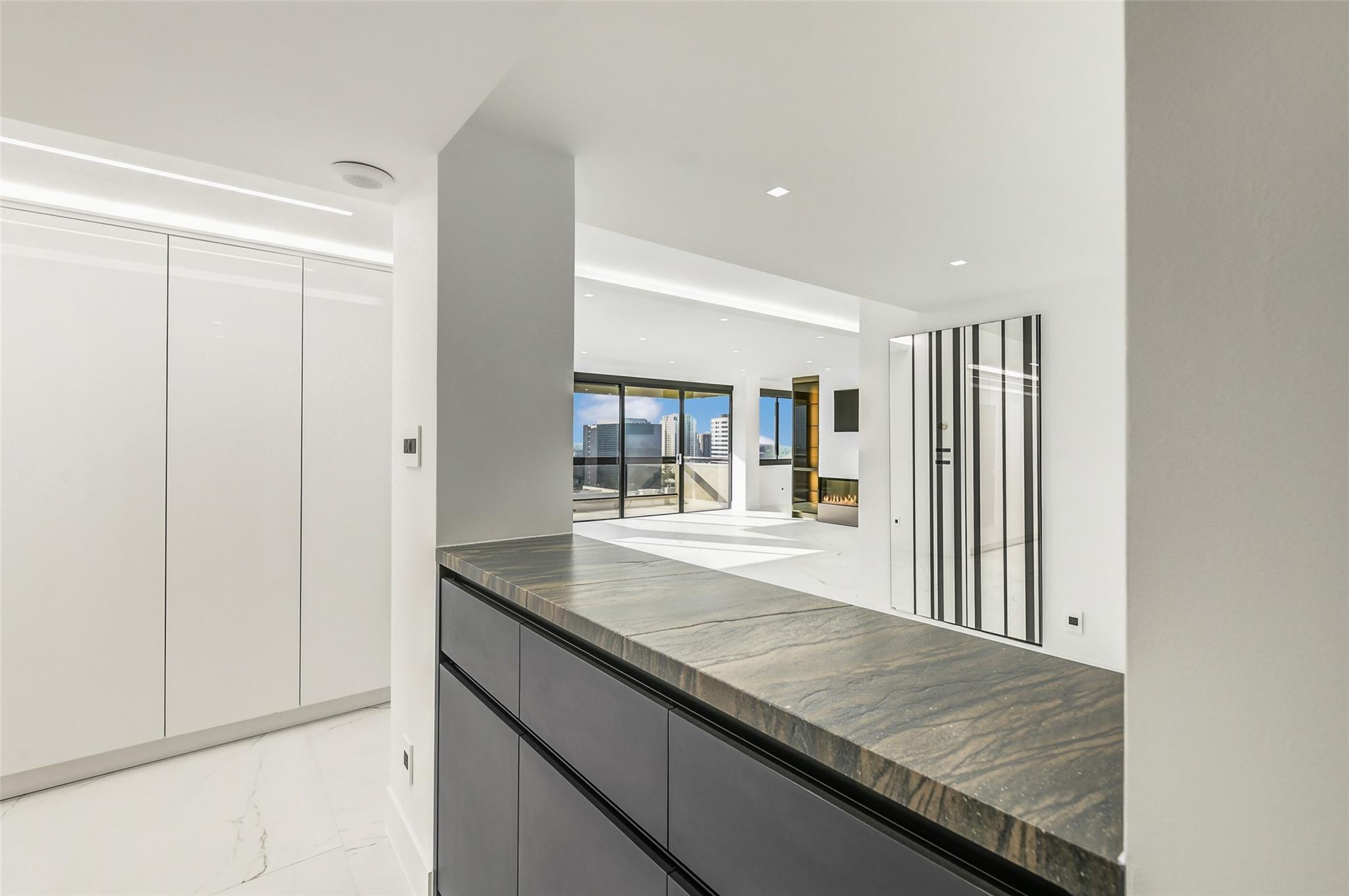 49 Briar Hollow Lane # 1904