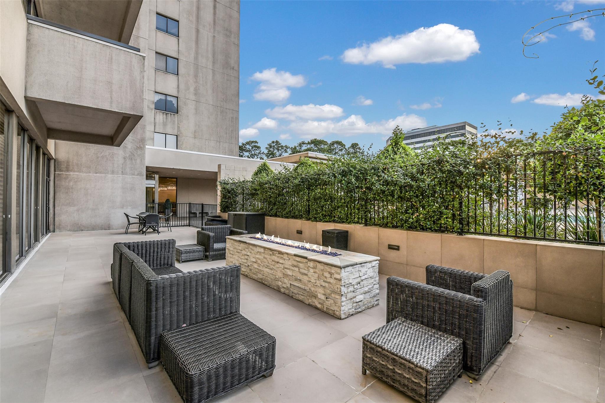 49 Briar Hollow Lane # 1904