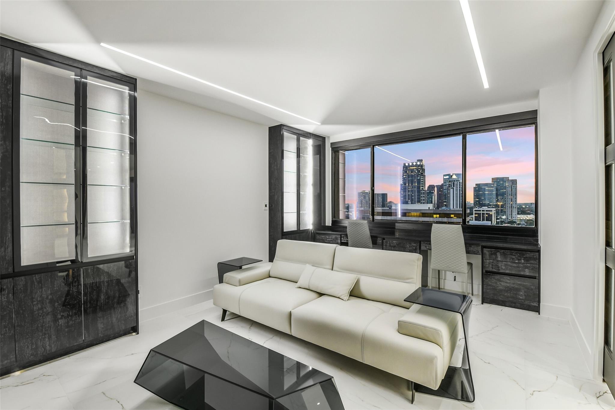 49 Briar Hollow Lane # 1904