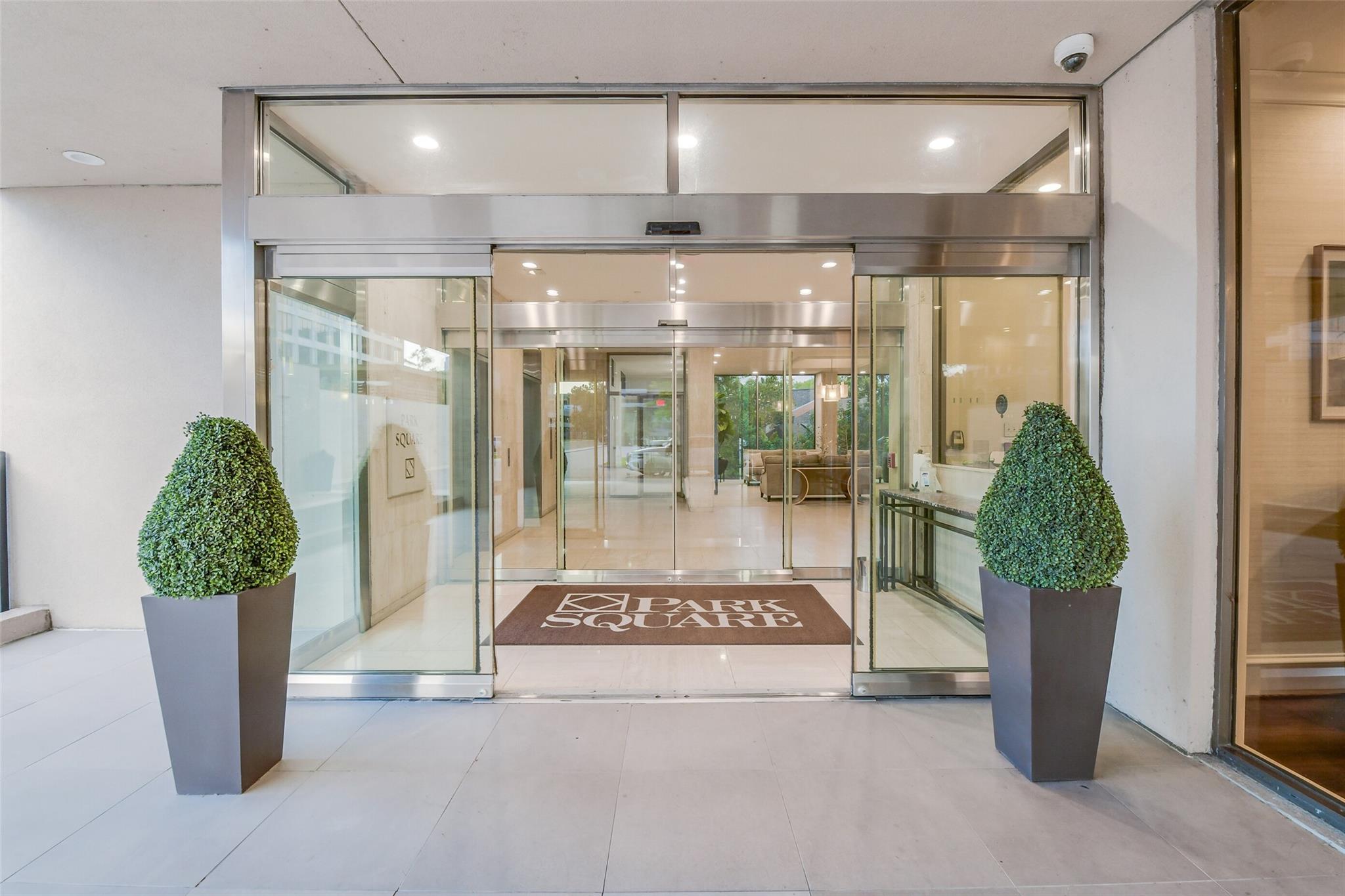 49 Briar Hollow Lane # 1904