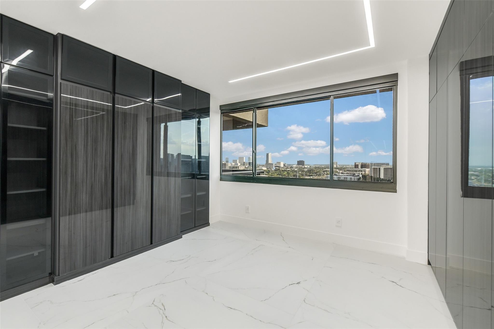 49 Briar Hollow Lane # 1904